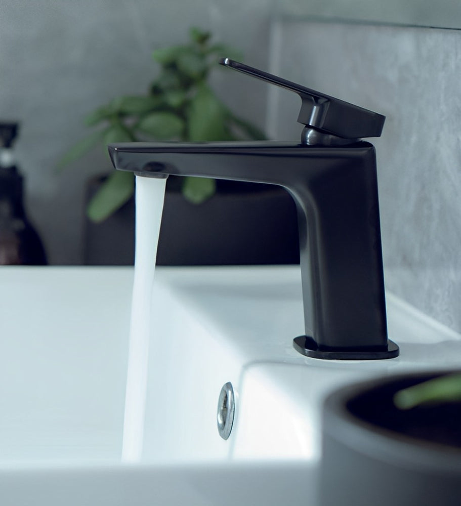 FELTON AXISS II BASIN MIXER 135MM MATTE BLACK