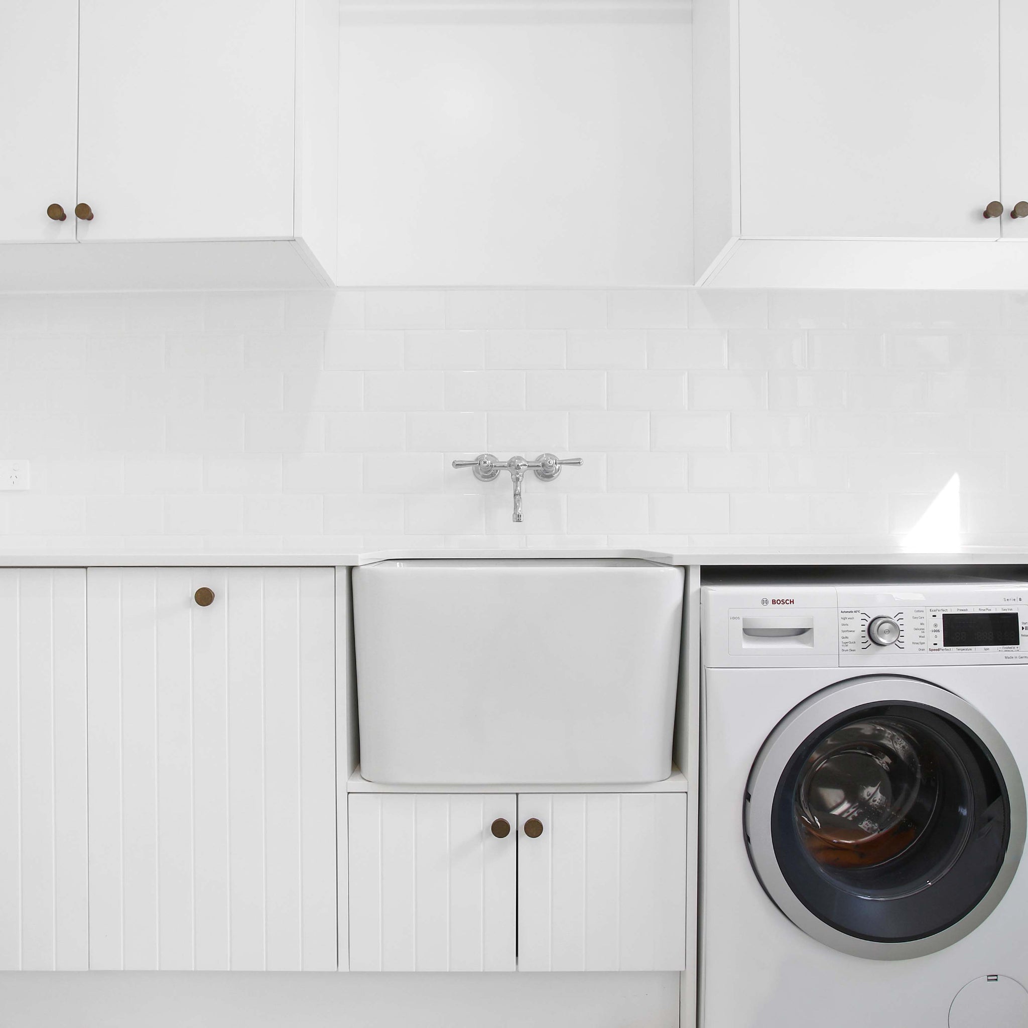 TURNER HASTINGS TRIBO FINE FIRECLAY SINK GLOSS WHITE 597MM