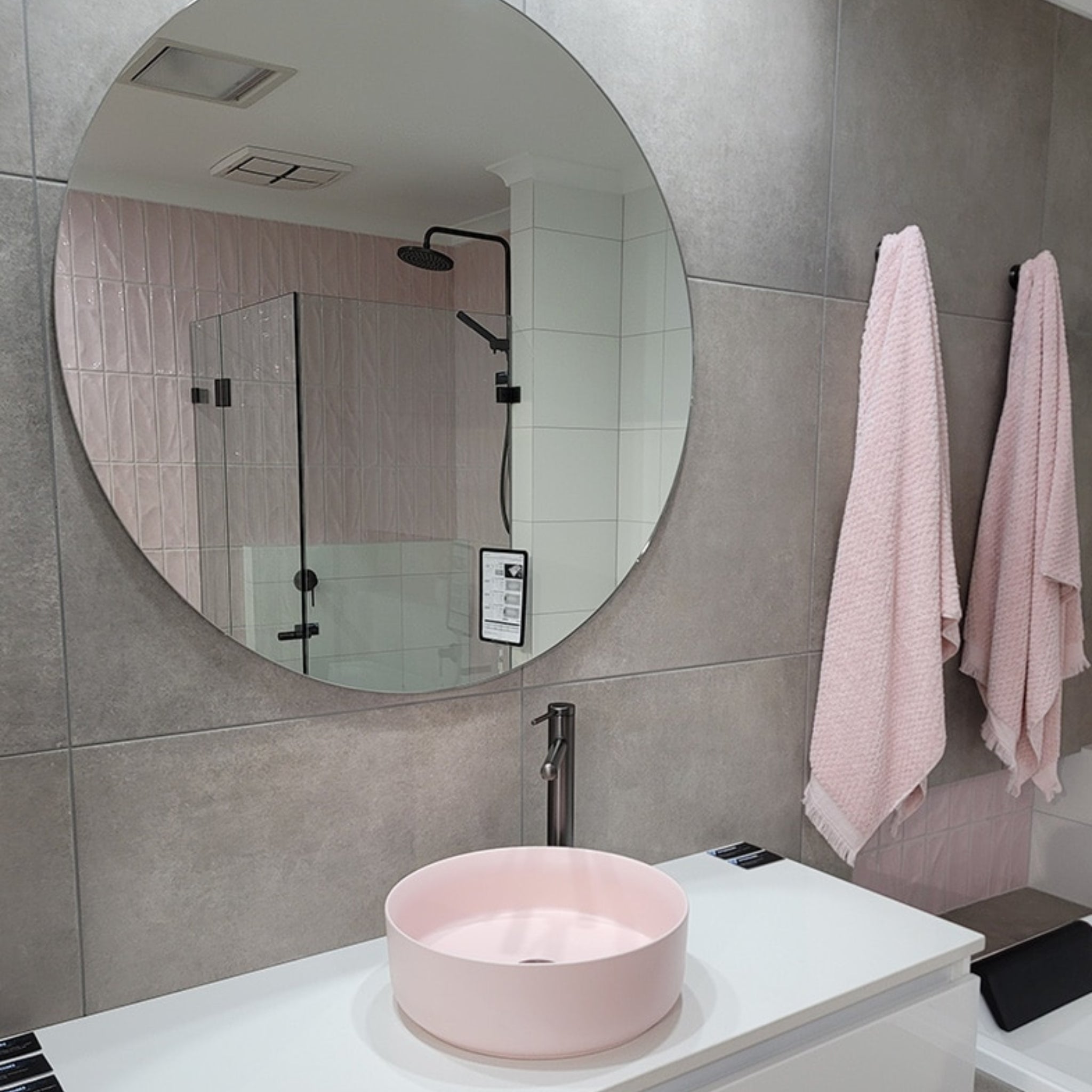 THERMOGROUP ABLAZE ROUND POLISHED EDGE MIRROR WITH DEMISTER 900MM