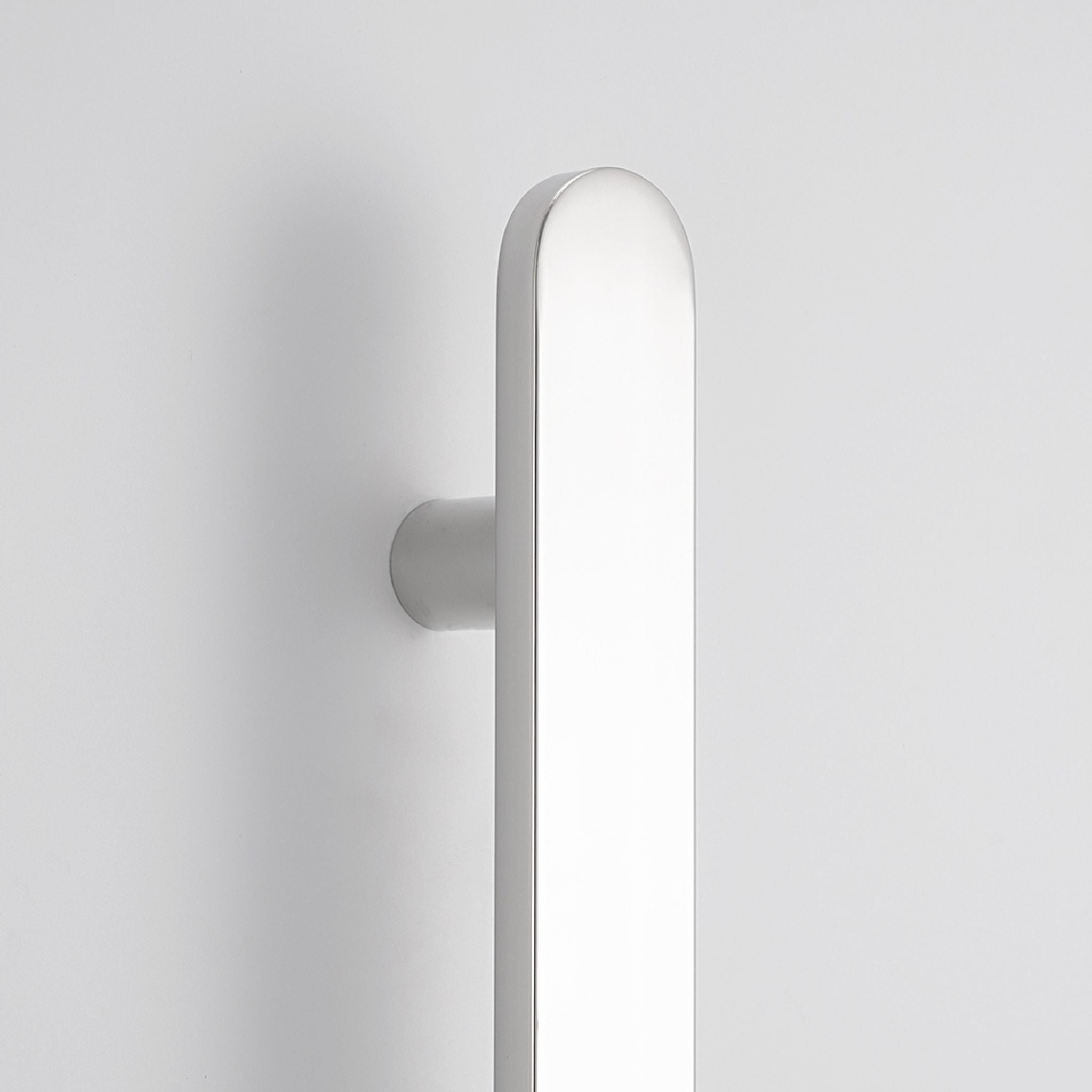 RADIANT HEATING NON-HEATED VERTICAL SINGLE TOWEL RAIL MIRROR POLISHED 930MM