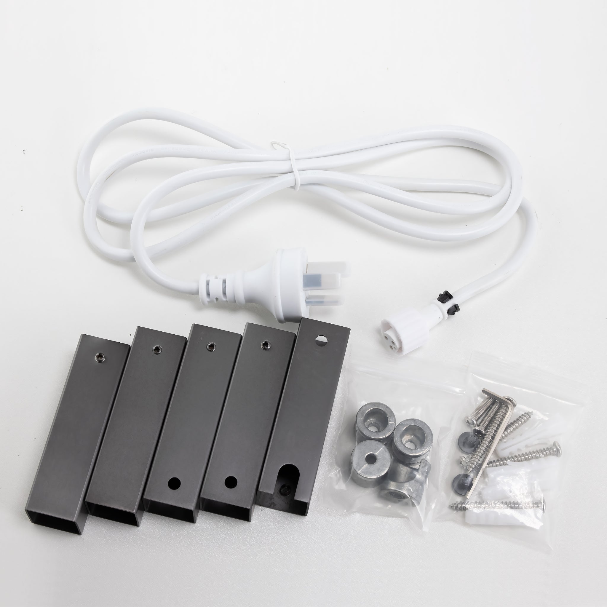 AQUAPERLA 6-BAR HEATED TOWEL RAIL GUN METAL 674MM