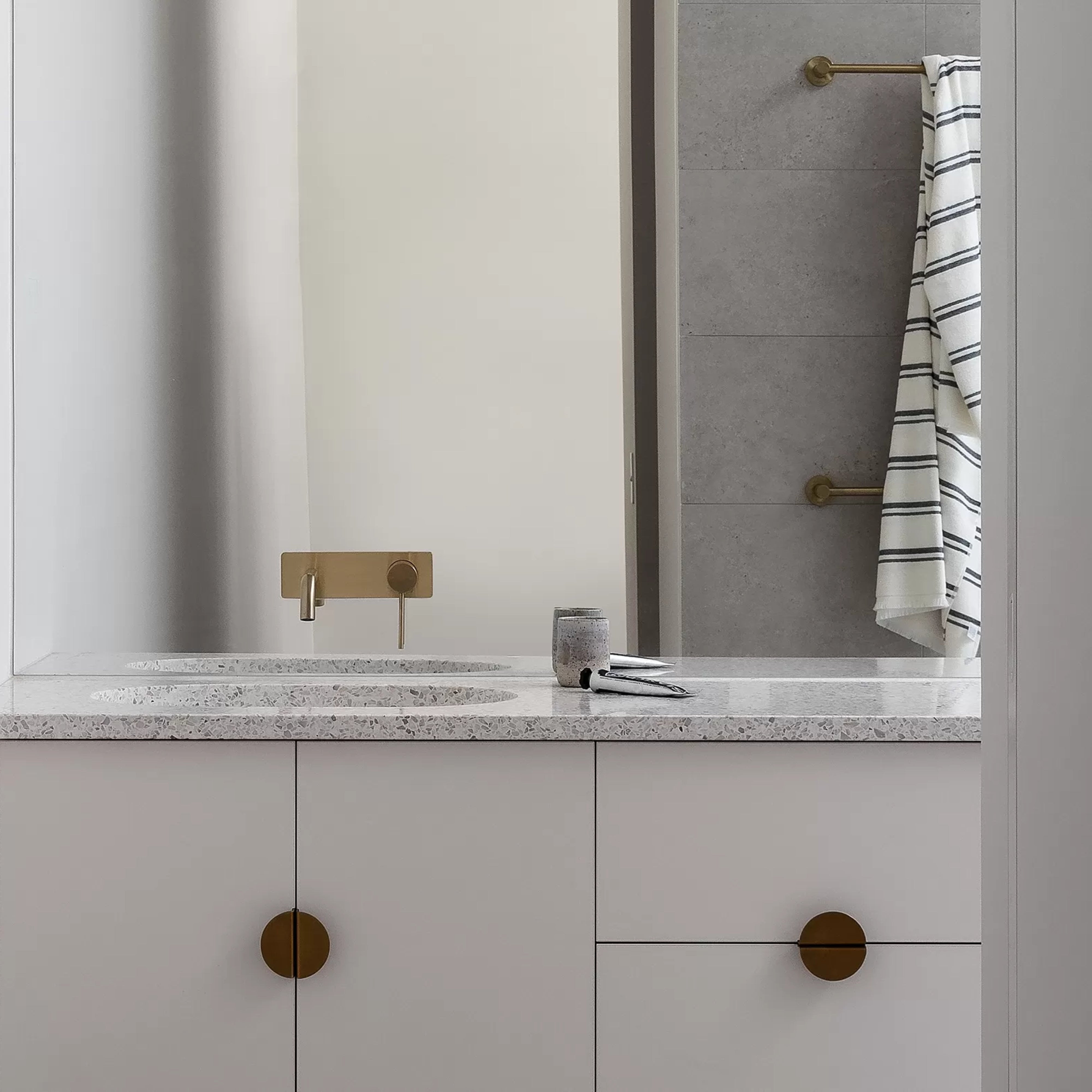 PHOENIX VIVID SLIMLINE SWITCHMIX LEAD FREE WALL BASIN AND BATH MIXER SET 180MM BRUSHED GOLD