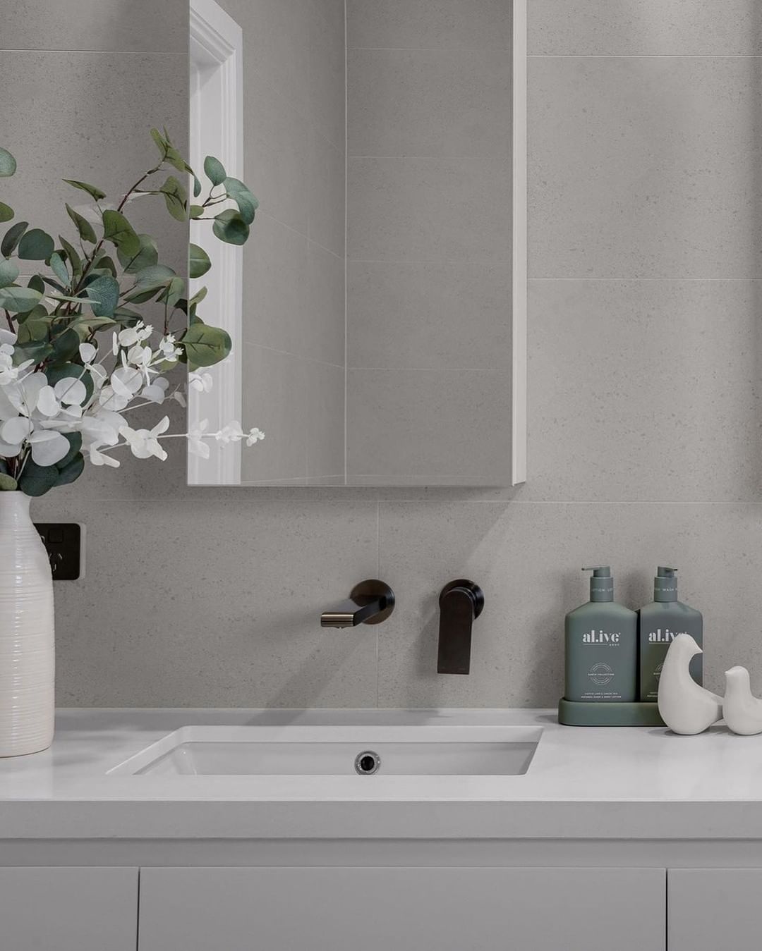 NERO BIANCA WALL BASIN/ BATH MIXER SEPARATE BACK PLATE MATTE BLACK (AVAILABLE IN 187MM AND 230MM)