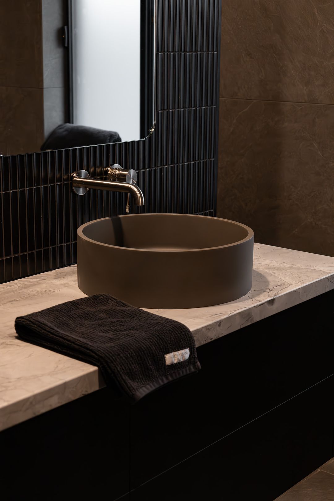NERO OPAL WALL BASIN/ BATH MIXER SEPARATE BACK PLATE GRAPHITE (AVAILABLE IN 120MM, 160MM, 185MM, 230MM AND 260MM)