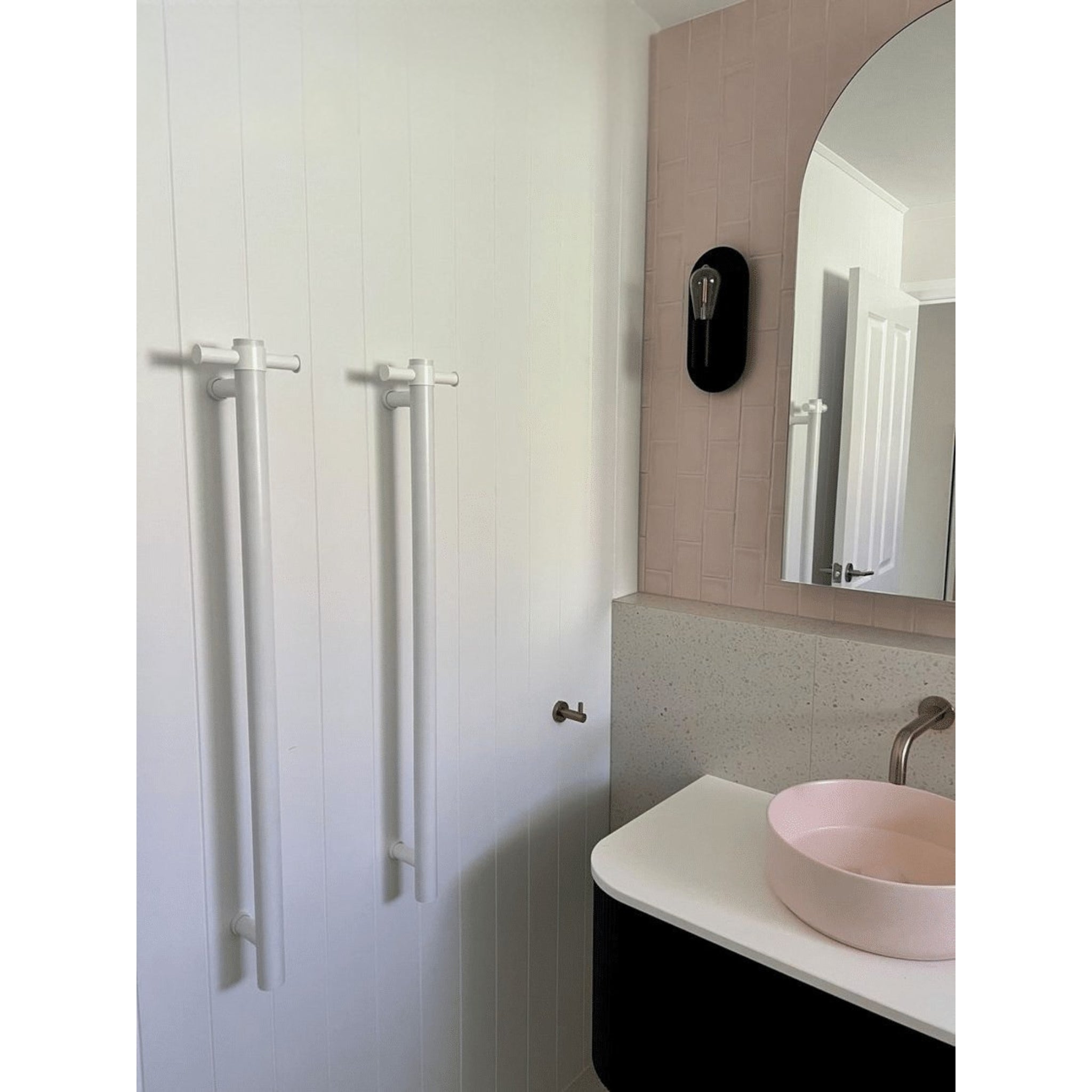 THERMOGROUP STRAIGHT ROUND VERTICAL SINGLE HEATED TOWEL RAIL 900MM SATIN WHITE