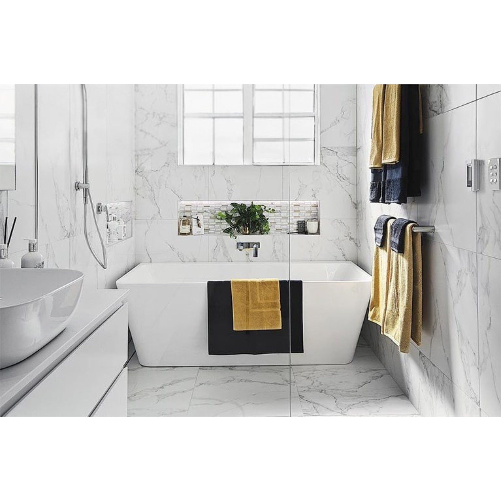 THERMOGROUP ROUND SINGLE BAR HEATED TOWEL RAIL 632MM POLISHED STAINLESS STEEL