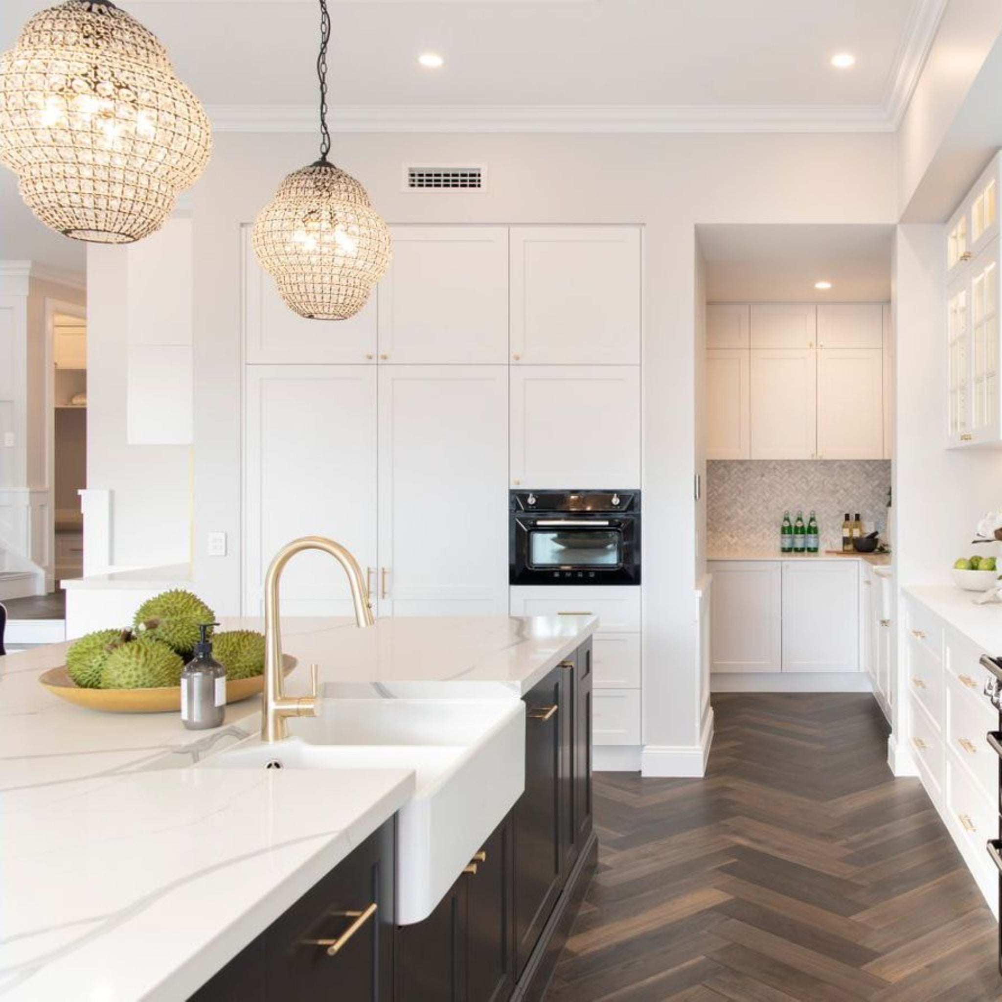 TURNER HASTINGS CHESTER FARMHOUSE DOUBLE BOWL BUTLER SINK WITH TAPHOLE AND OVERFLOW GLOSS WHITE 800MM