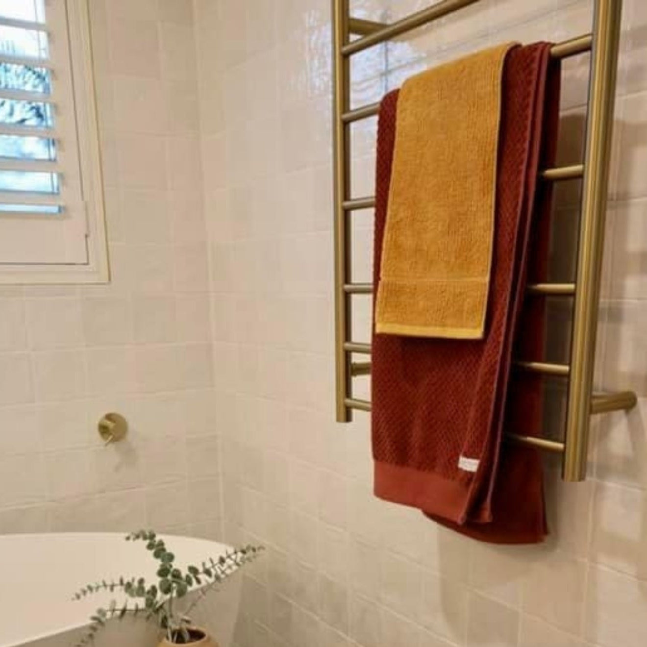 THERMOGROUP ROUND LADDER HEATED TOWEL RAIL BRUSHED GOLD 800MM
