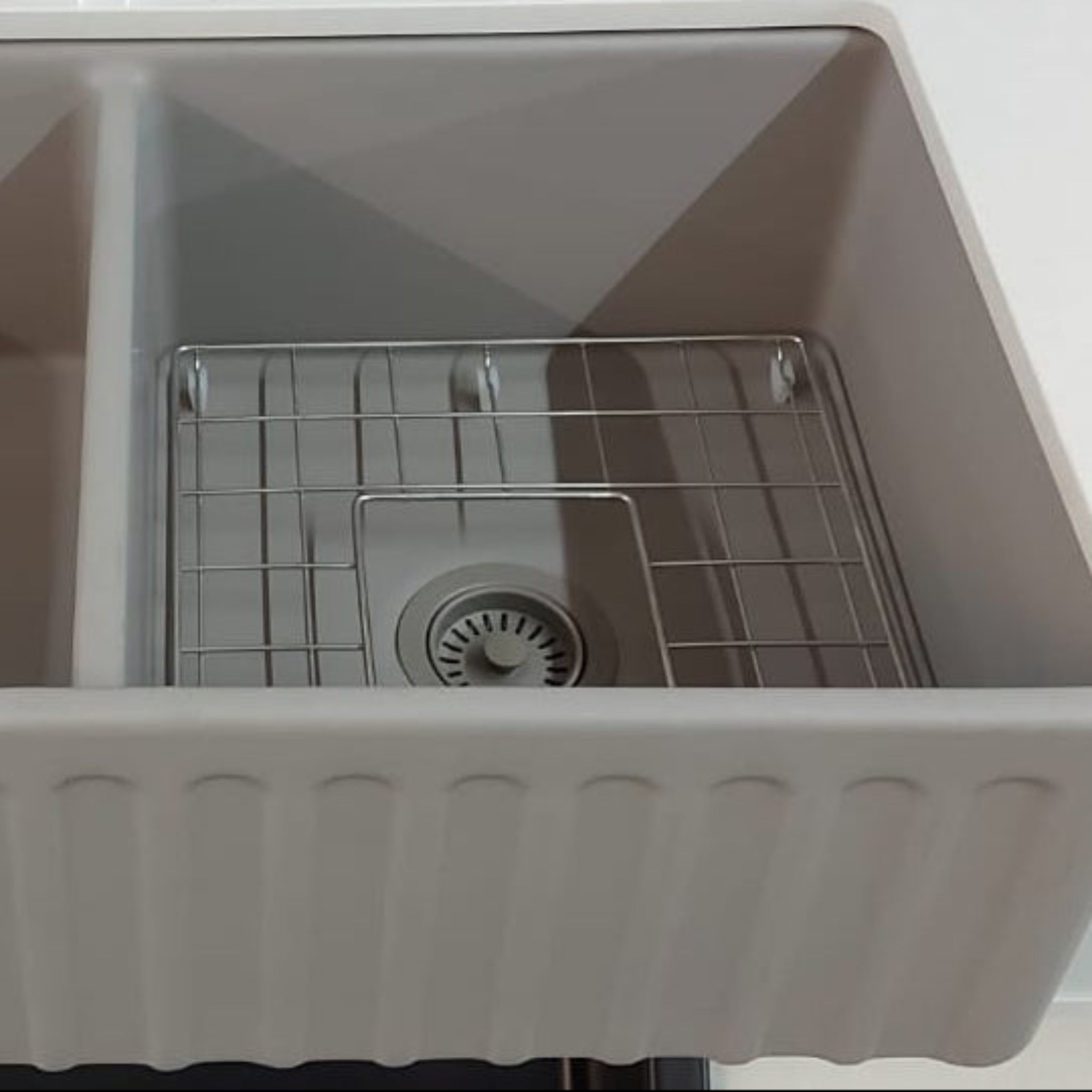 TURNER HASTINGS BASKET WASTE WITH LONG SCREW 90MM CONCRETE LOOK