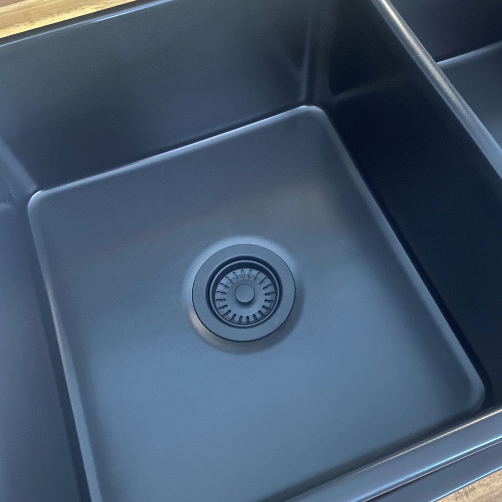 TURNER HASTINGS BASKET WASTE WITH LONG SCREW 90MM MATTE BLACK