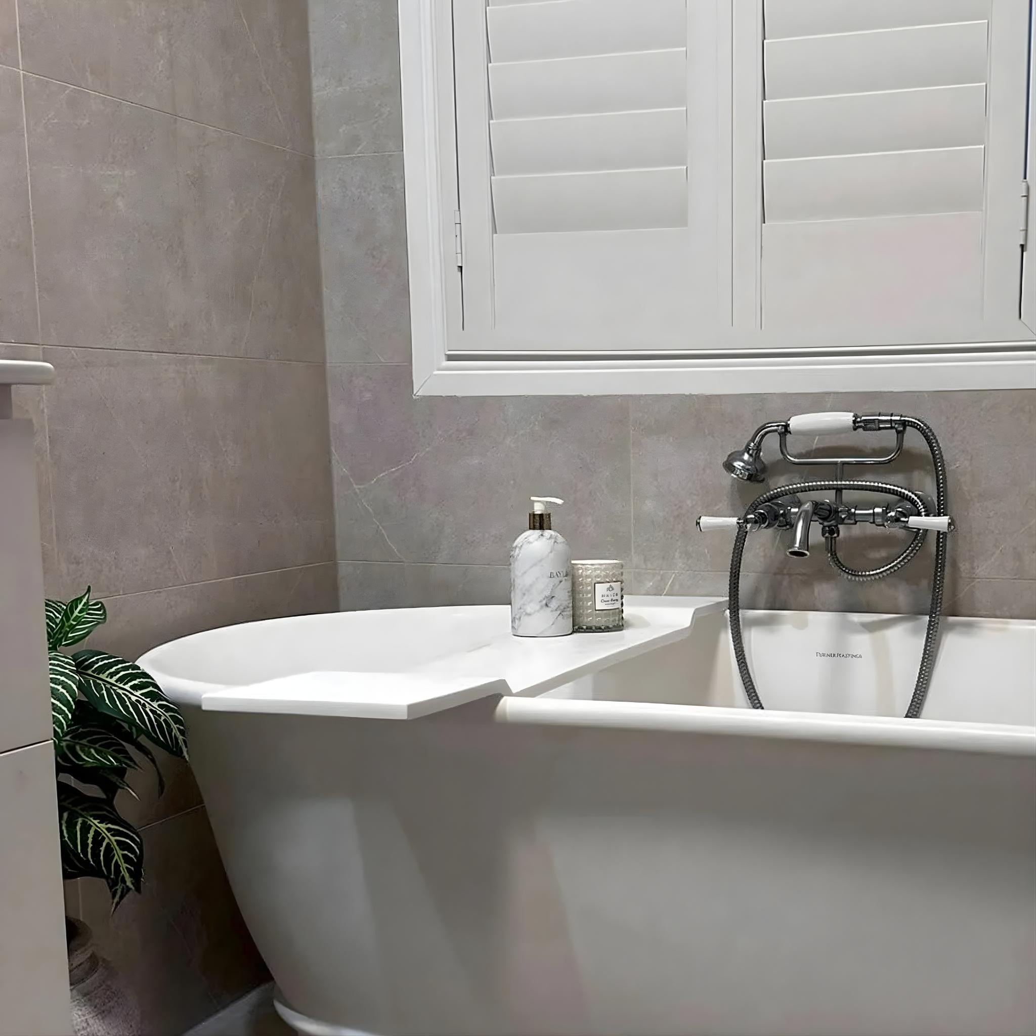 TURNER HASTINGS BATH CADDY 940MM MATTE WHITE