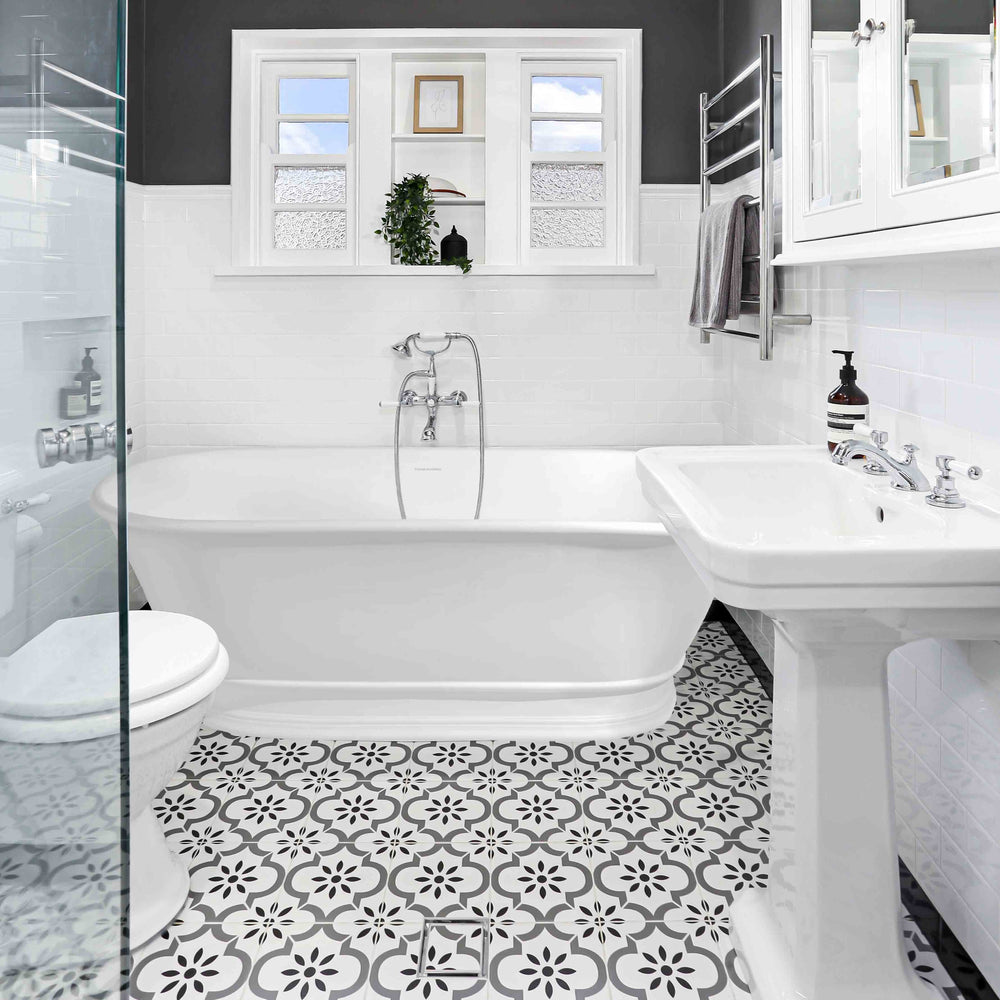 TURNER HASTINGS CAMBRIDGE TITANCAST SOLID SURFACE FREESTANDING BATHTUB GLOSS WHITE (AVAILABLE IN 1555MM & 17400MM)