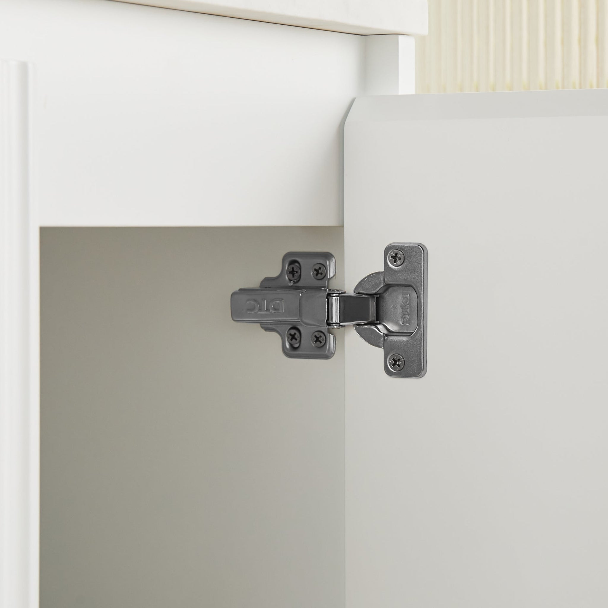 CETO BRINDABELLA MATTE WHITE 600MM SINGLE BOWL WALL HUNG VANITY