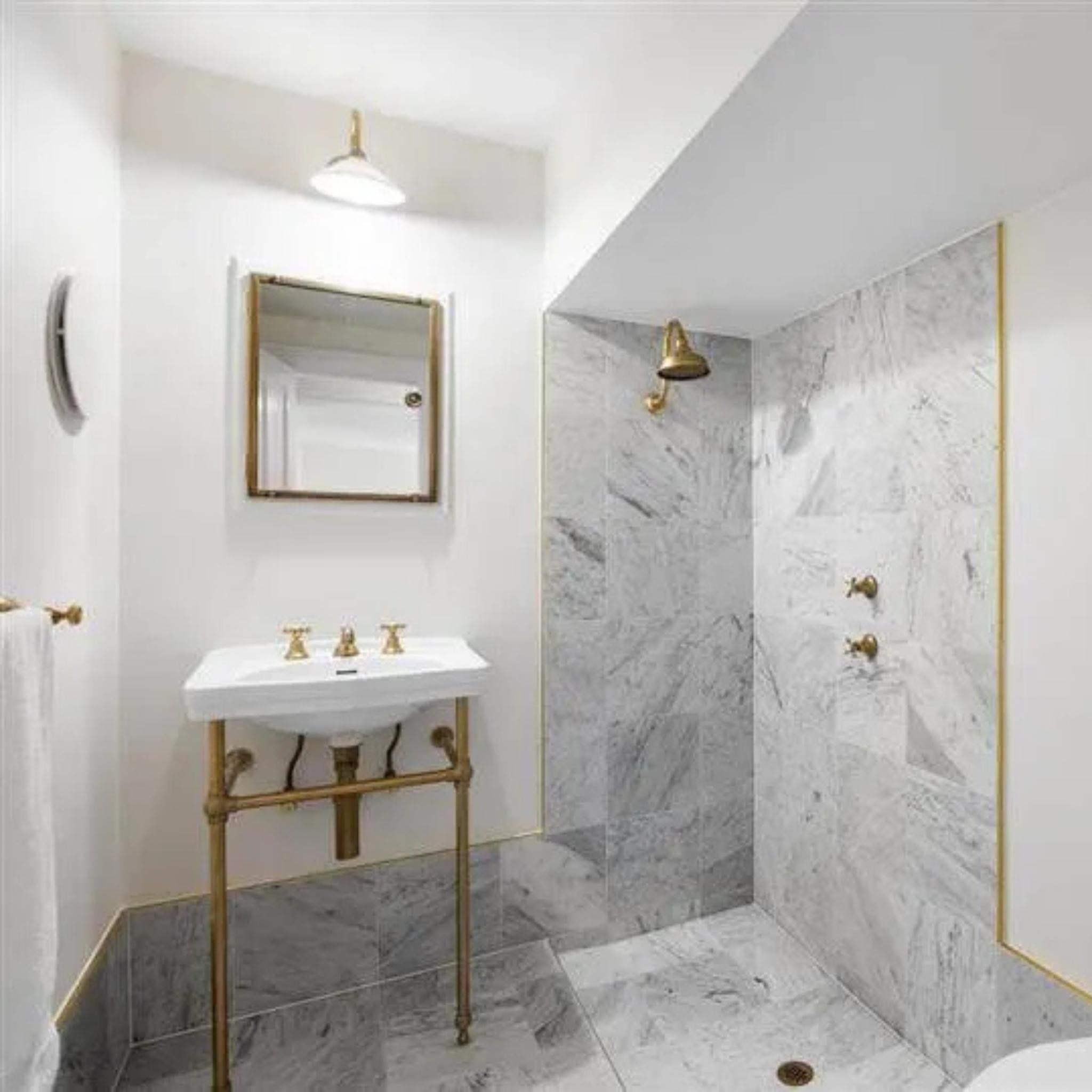 TURNER HASTINGS CLAREMONT NUOVO BASIN STAND BRUSHED BRASS 580MM