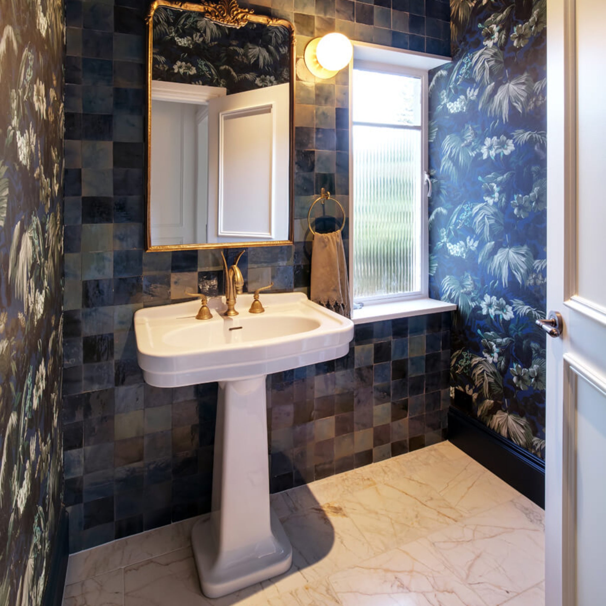 TURNER HASTINGS CLAREMONT BASIN & PEDESTAL GLOSS WHITE 680MM X 885MM