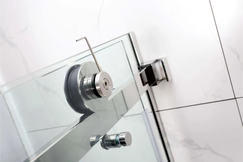 COVEY WALL TO WALL FRAMELESS SINGLE SLIDING DOOR BATH SCREEN CHROME