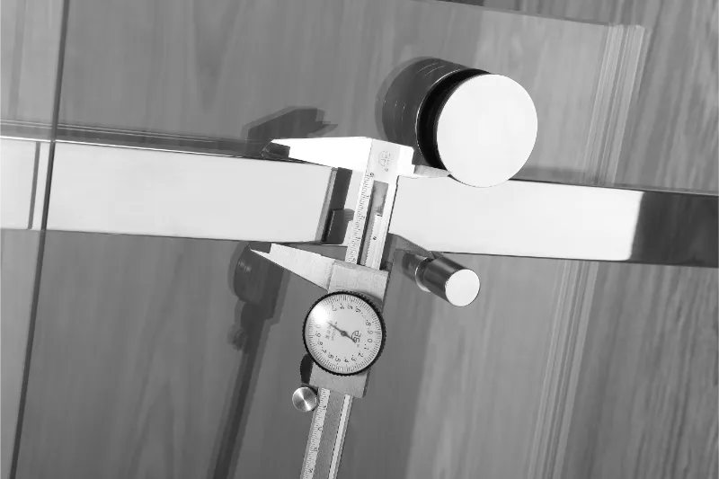 COVEY WALL TO WALL FRAMELESS SINGLE SLIDING DOOR BATH SCREEN CHROME