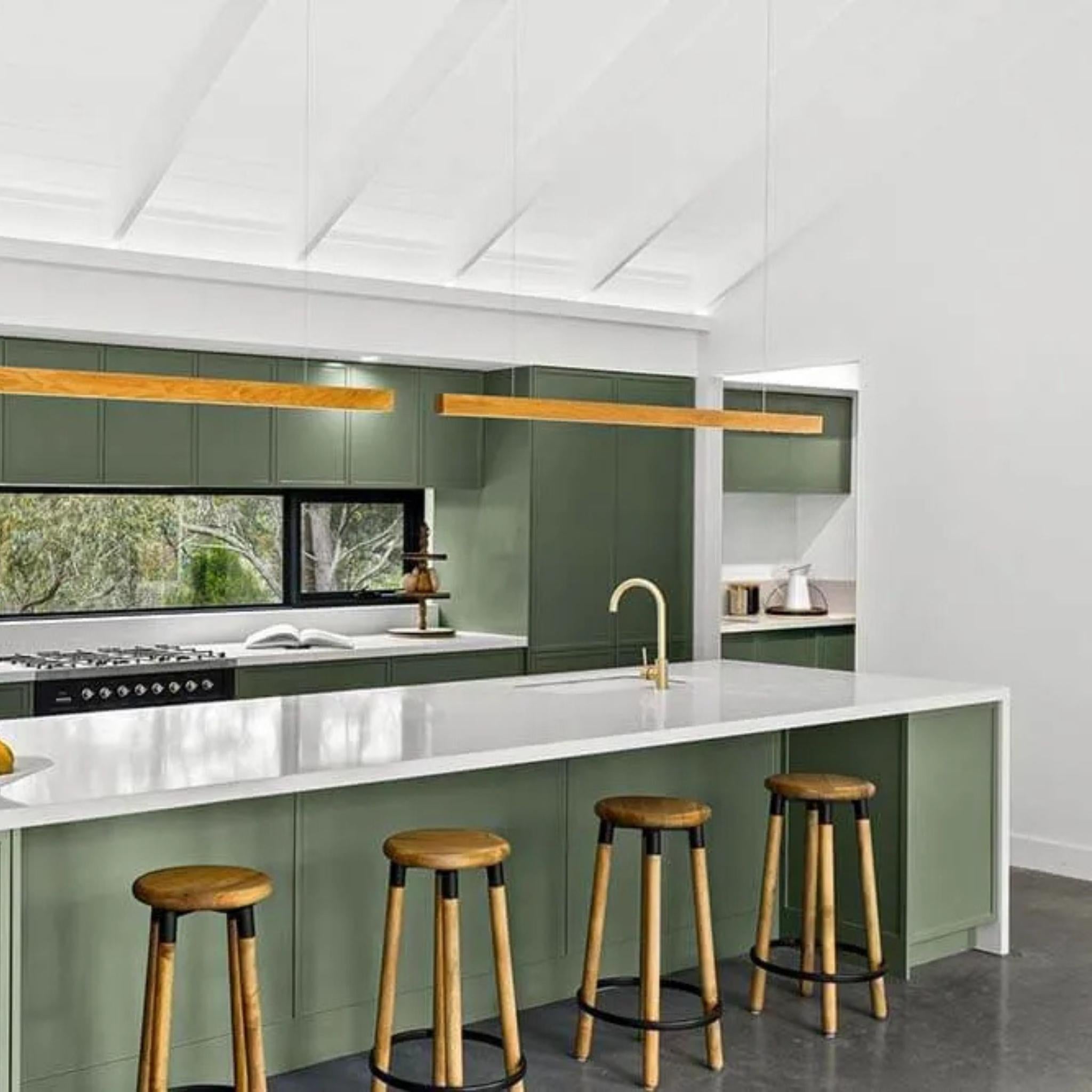 TURNER HASTINGS CUISINE INSET AND UNDERMOUNT FINE FIRECLAY SINGLE BOWL SINK WITH OVERFLOW GLOSS WHITE 680MM