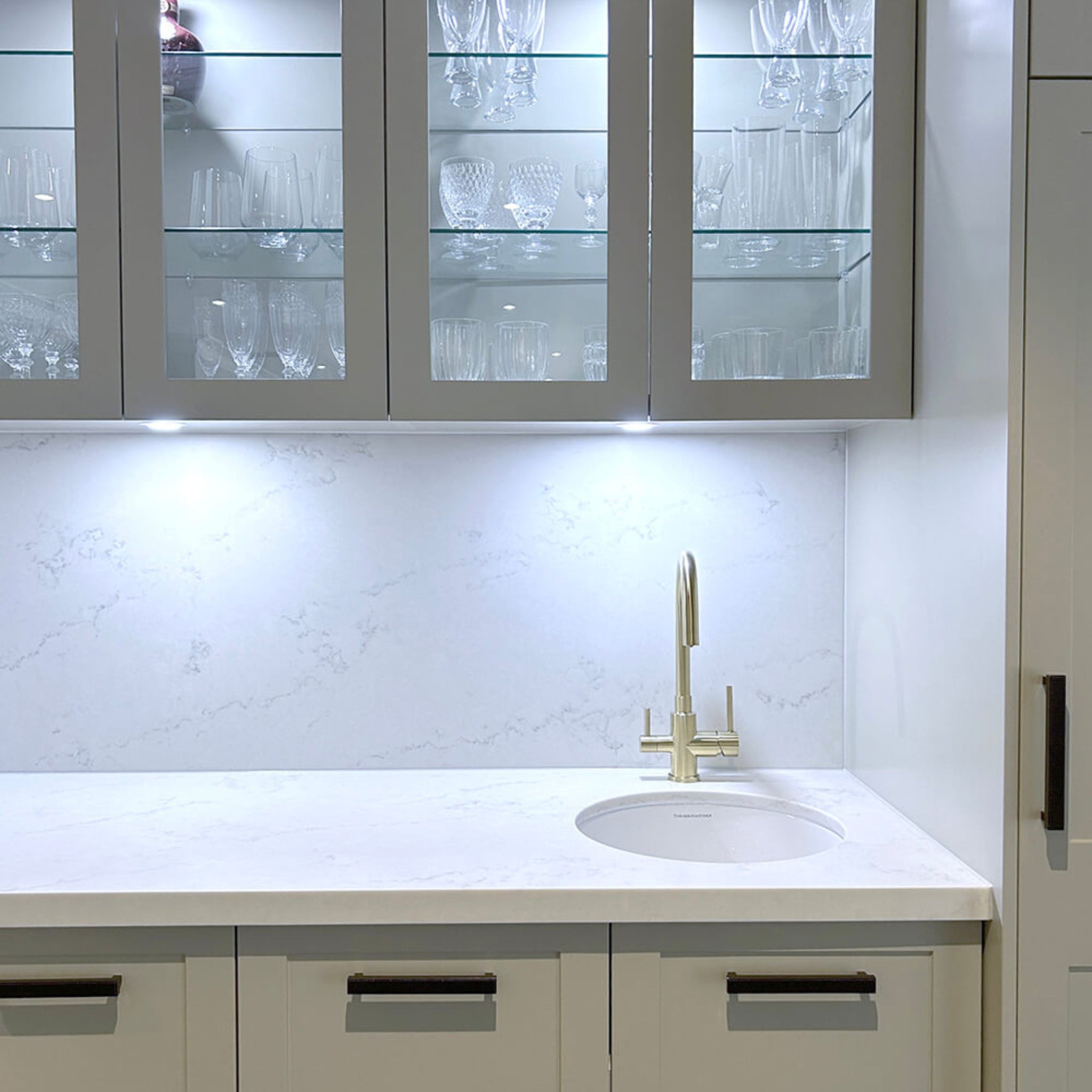 TURNER HASTINGS CUISINE ROUND INSET AND UNDERMOUNT FINE FIRECLAY SINK GLOSS WHITE 470MM