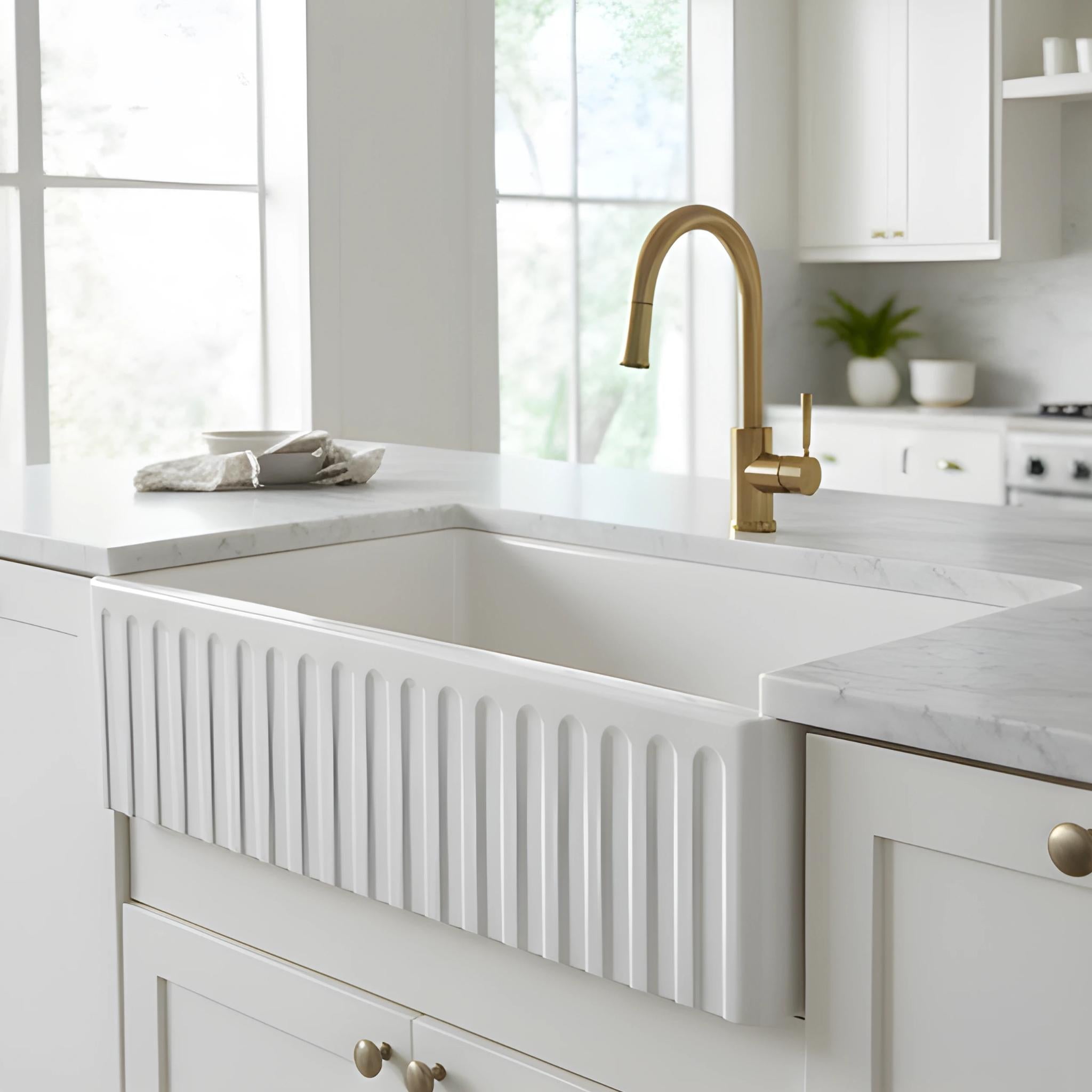 TURNER HASTINGS COVE FIRECLAY BUTLER SINK WITH OVERFLOW GLOSS WHITE 762MM