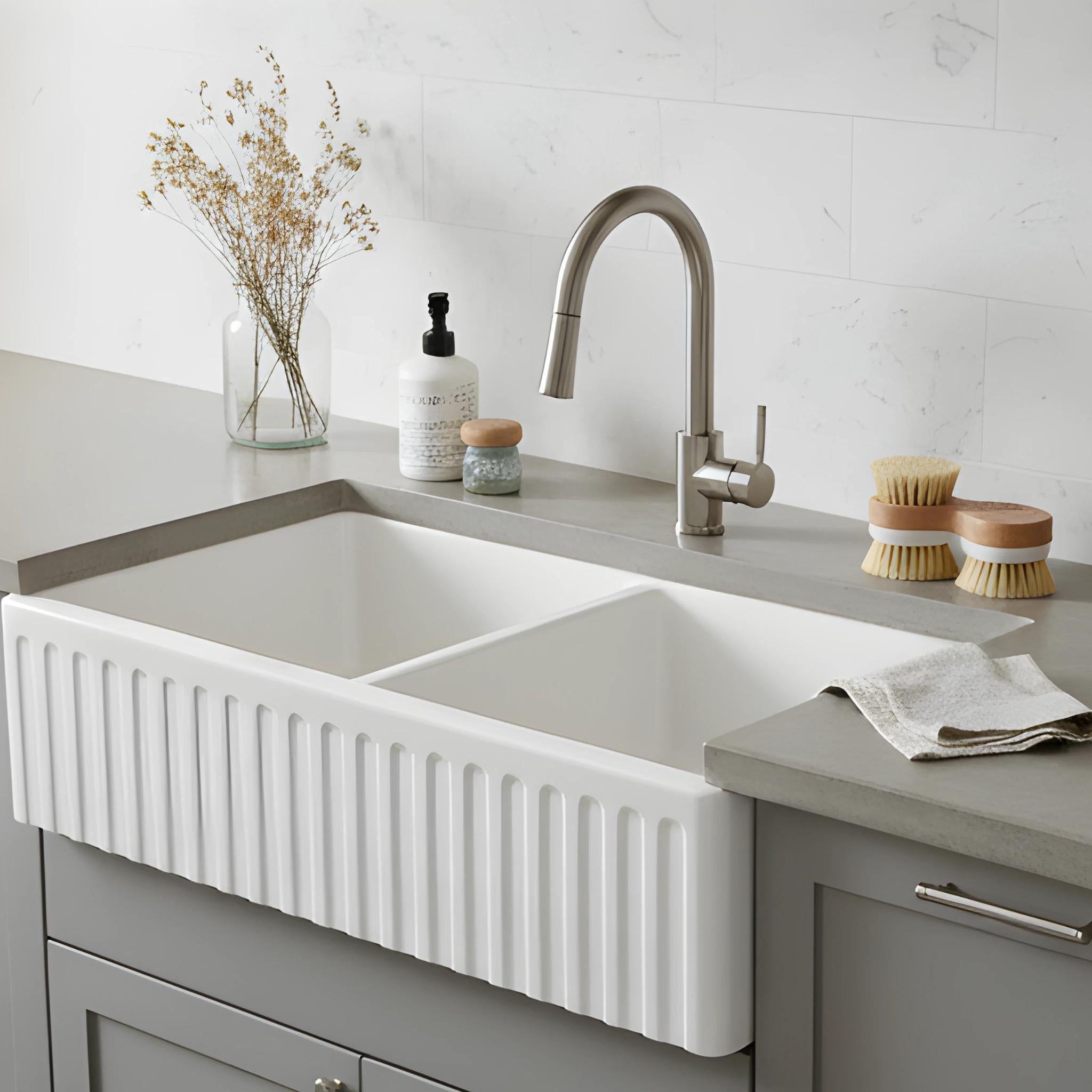 TURNER HASTINGS COVE FIRECLAY DOUBLE BOWL BUTLER SINK WITH OVERFLOW GLOSS WHITE 838MM