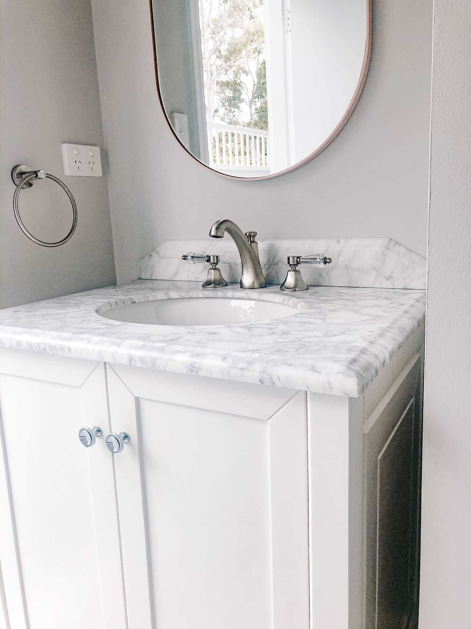 TURNER HASTINGS COVENTRY SATIN WHITE 750MM SINGLE BOWL FLOOR STANDING VANITY PACKAGE