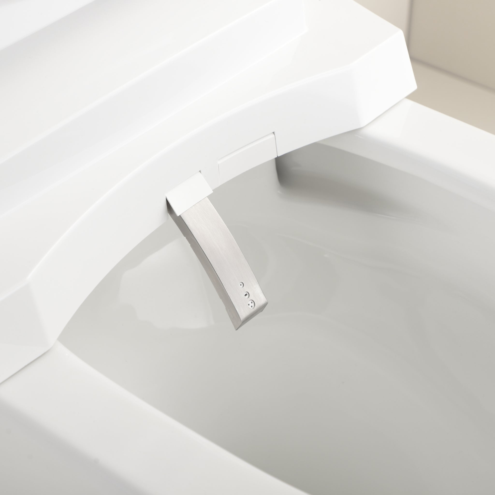 LUKKA CHIOS BIDET WITH SIDE CONTROL GLOSS WHITE