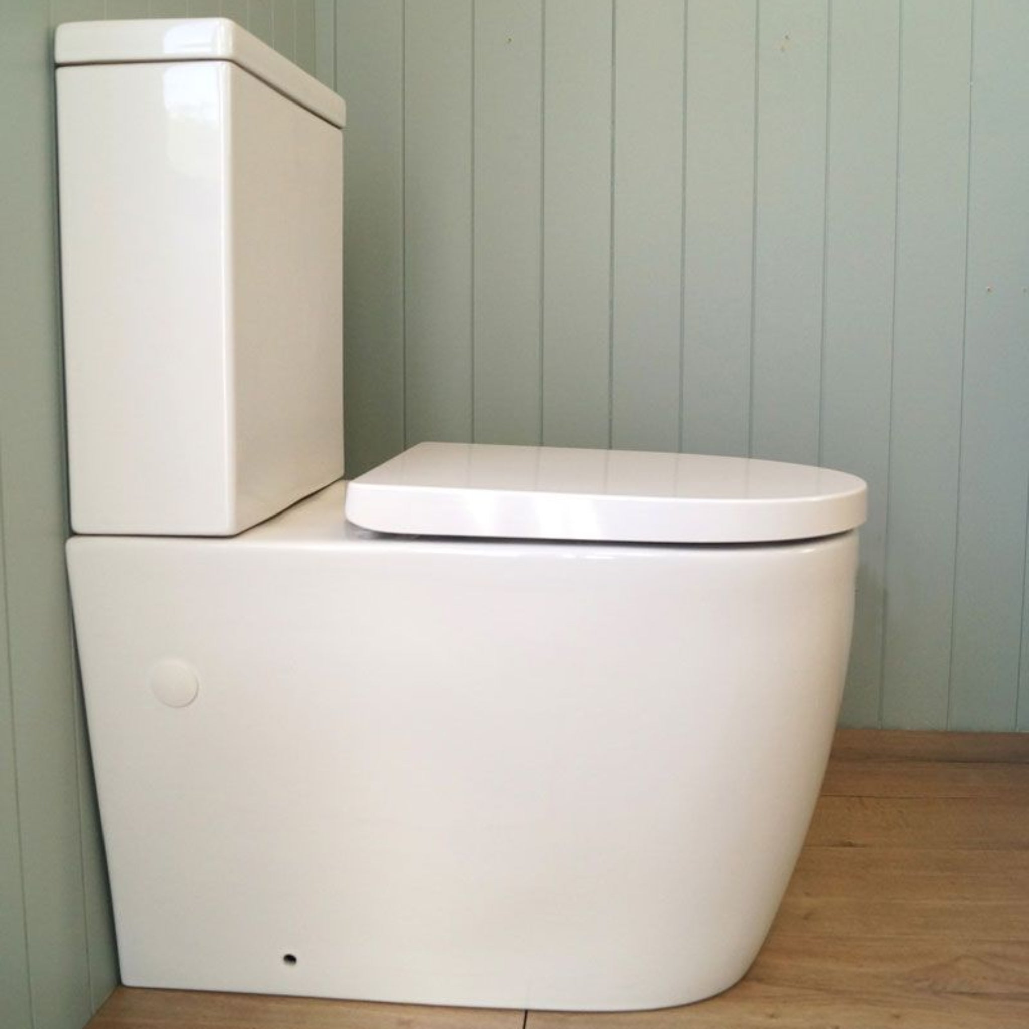 TURNER HASTINGS NARVA RIMLESS BACK TO WALL CLOSE COUPLED TOILET SUITE GLOSS WHITE