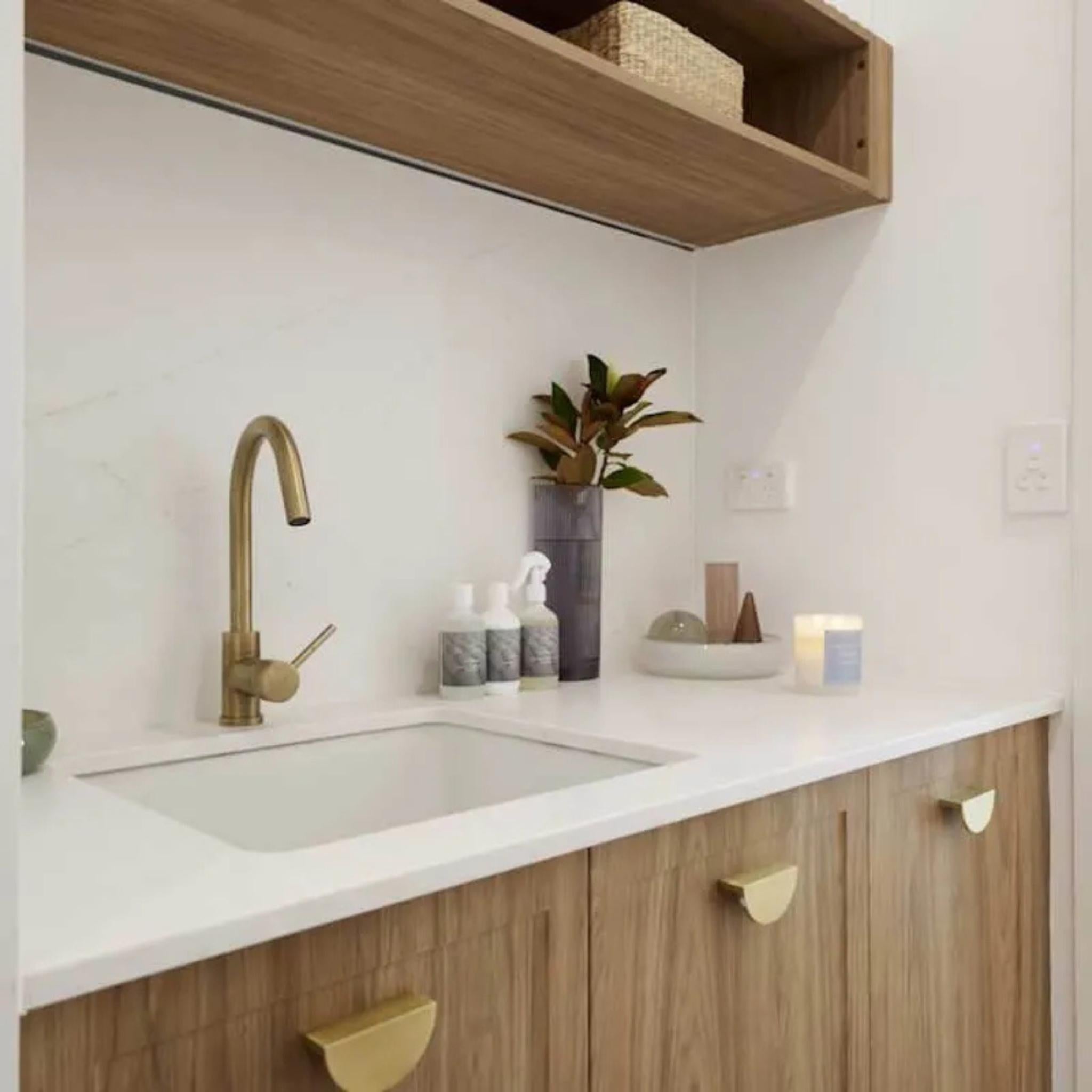 TURNER HASTINGS NOVI FIRECLAY FARMHOUSE BUTLER SINK MATTE WHITE 510MM