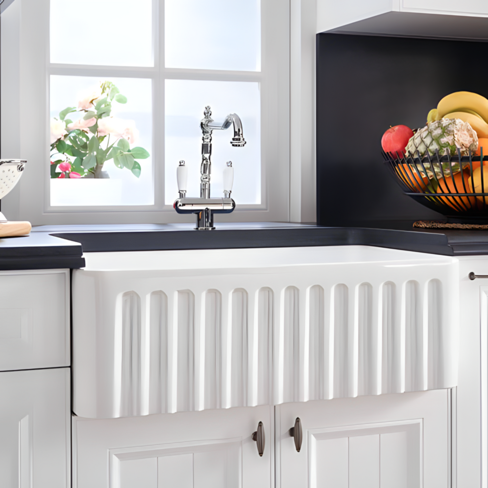 TURNER HASTINGS NOVI FARMHOUSE BUTLER SINK WITH OVERFLOW GLOSS WHITE 765MM