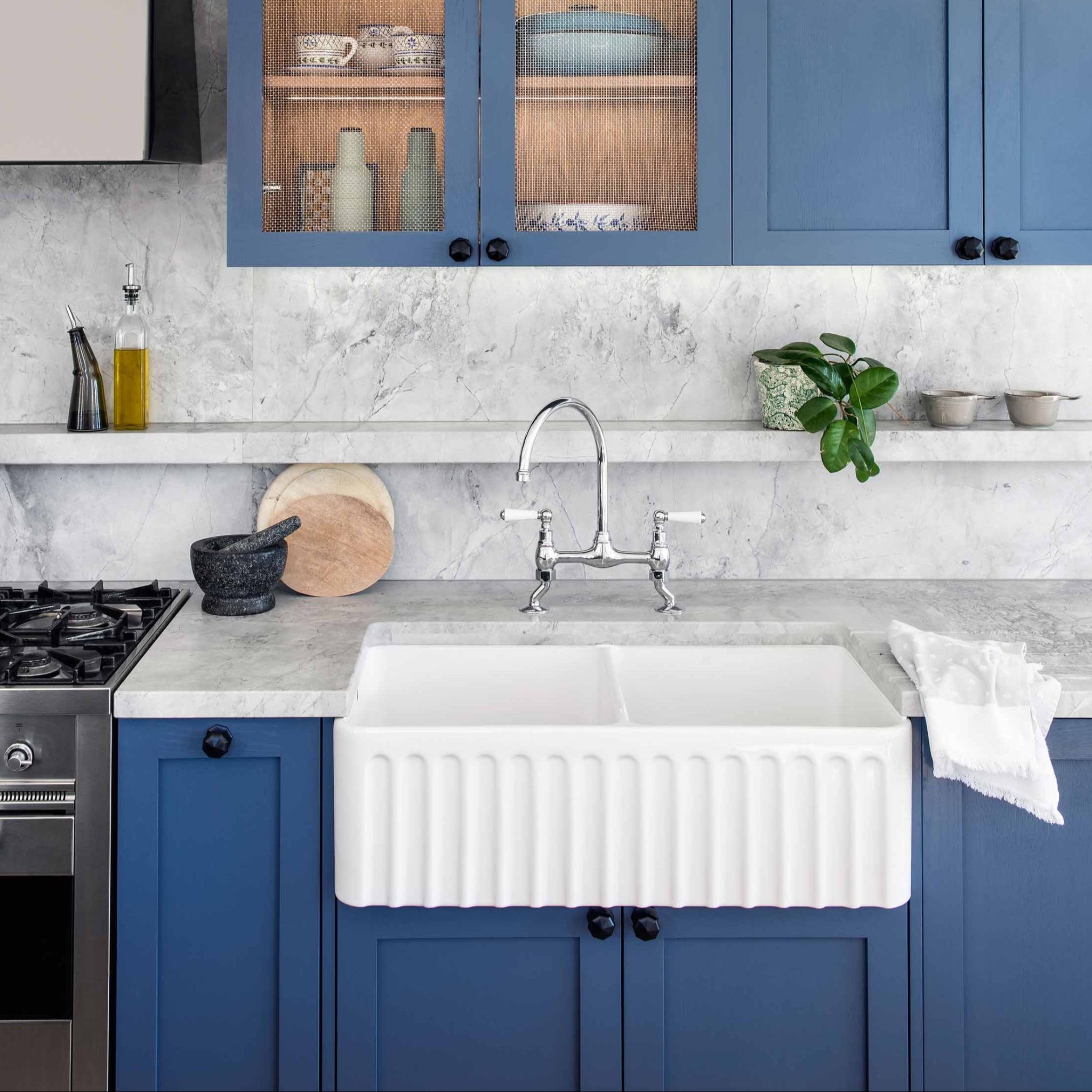 TURNER HASTINGS NOVI FARMHOUSE DOUBLE BOWL BUTLER SINK GLOSS WHITE 850MM