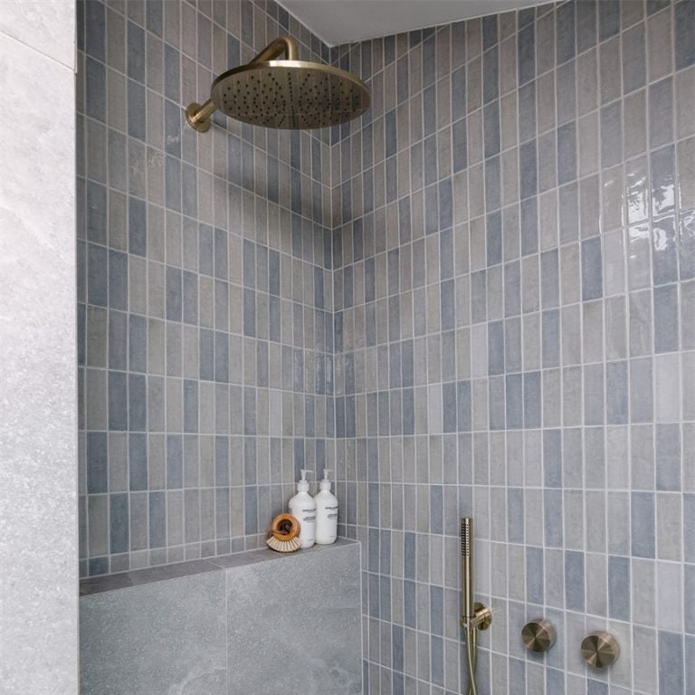 NERO ROUND SHOWER ARM BRUSHED GOLD (AVAILABLE IN 330MM AND 500MM)