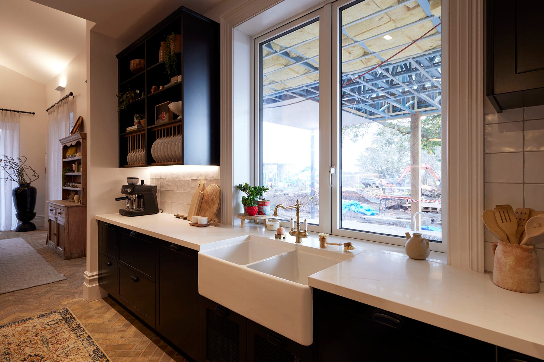 TURNER HASTINGS NOVI FARMHOUSE DOUBLE BOWL BUTLER SINK GLOSS WHITE 850MM