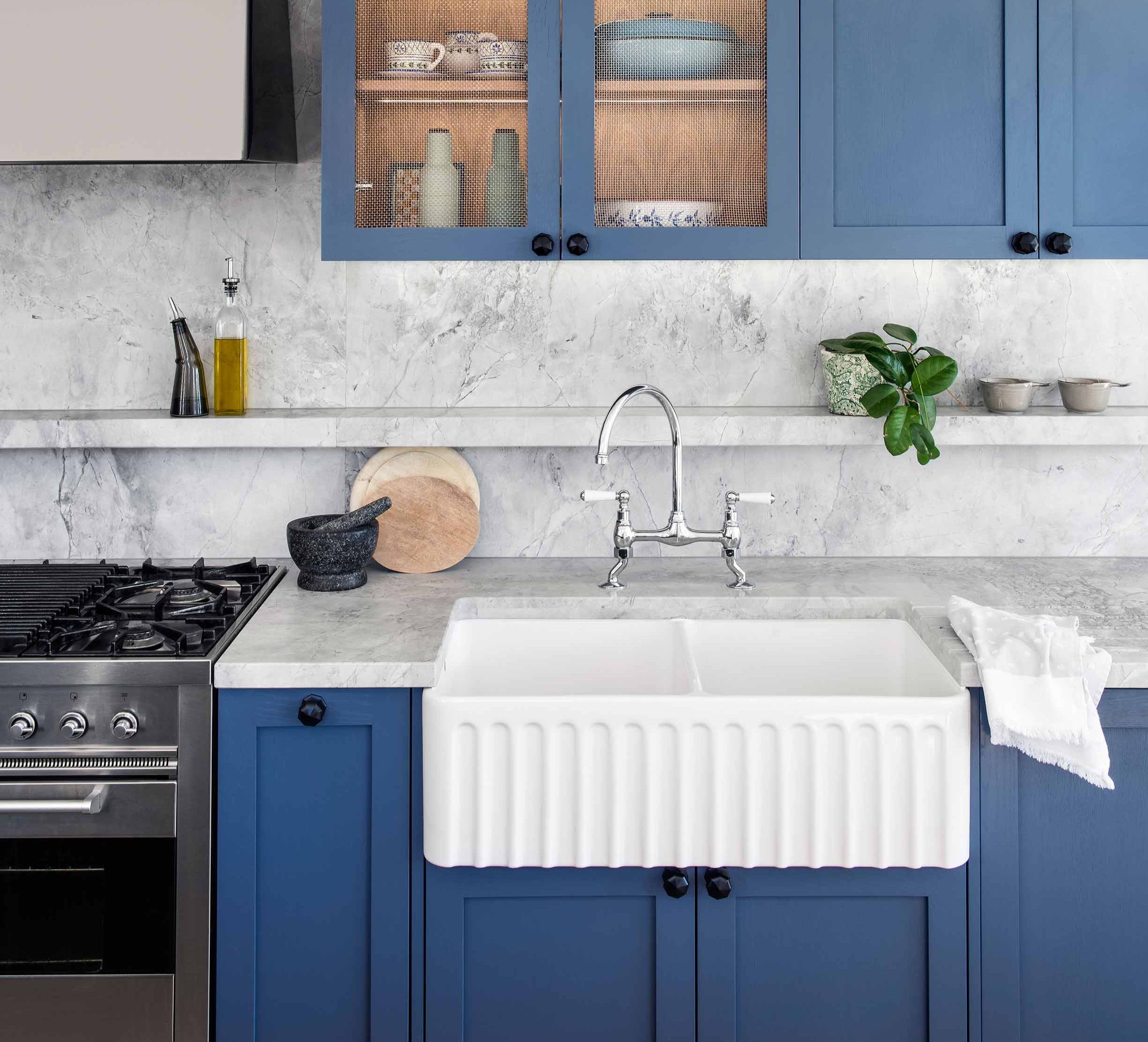 TURNER HASTINGS NOVI FARMHOUSE DOUBLE BOWL BUTLER SINK GLOSS WHITE 850MM