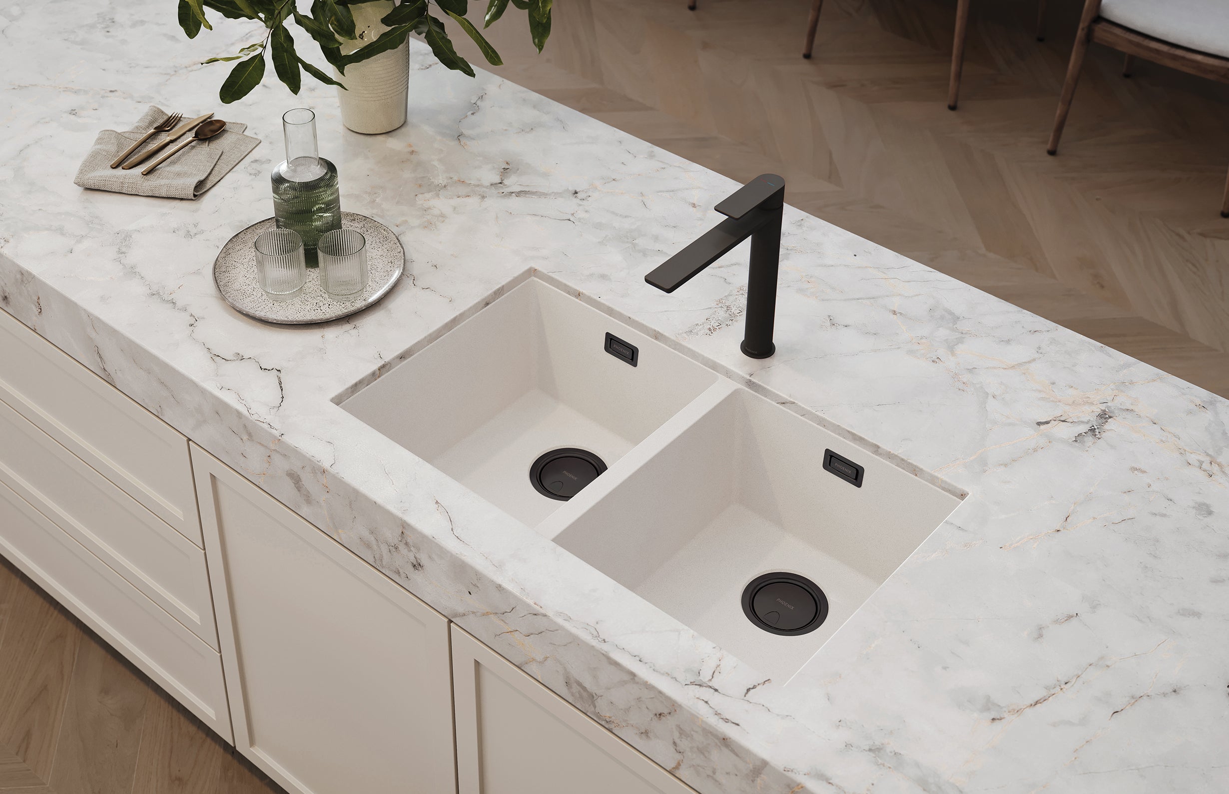 PHOENIX COVERED SINK BASKET WASTE MATTE BLACK