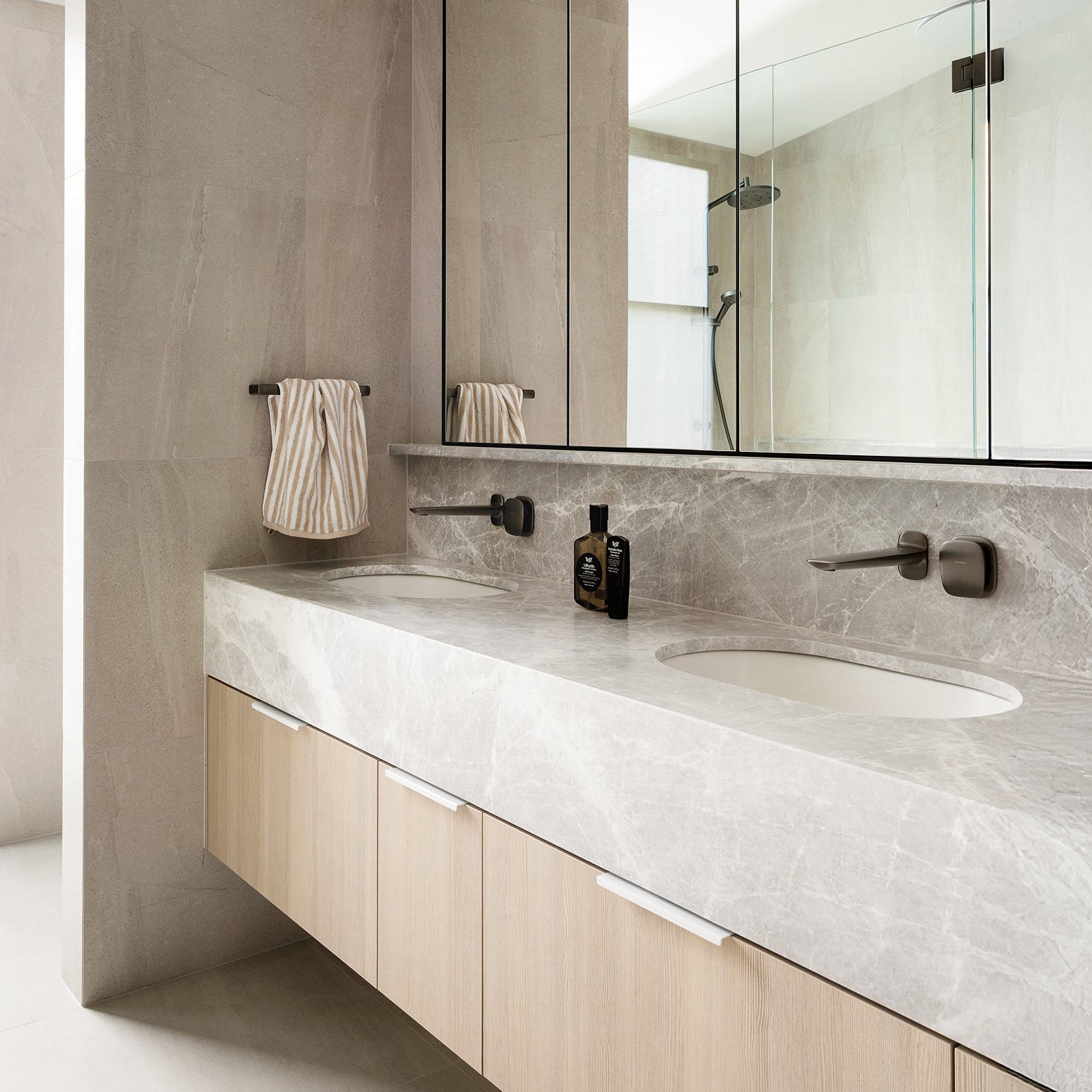 PHOENIX ORMOND TWIN SHOWER SYSTEM BRUSHED CARBON