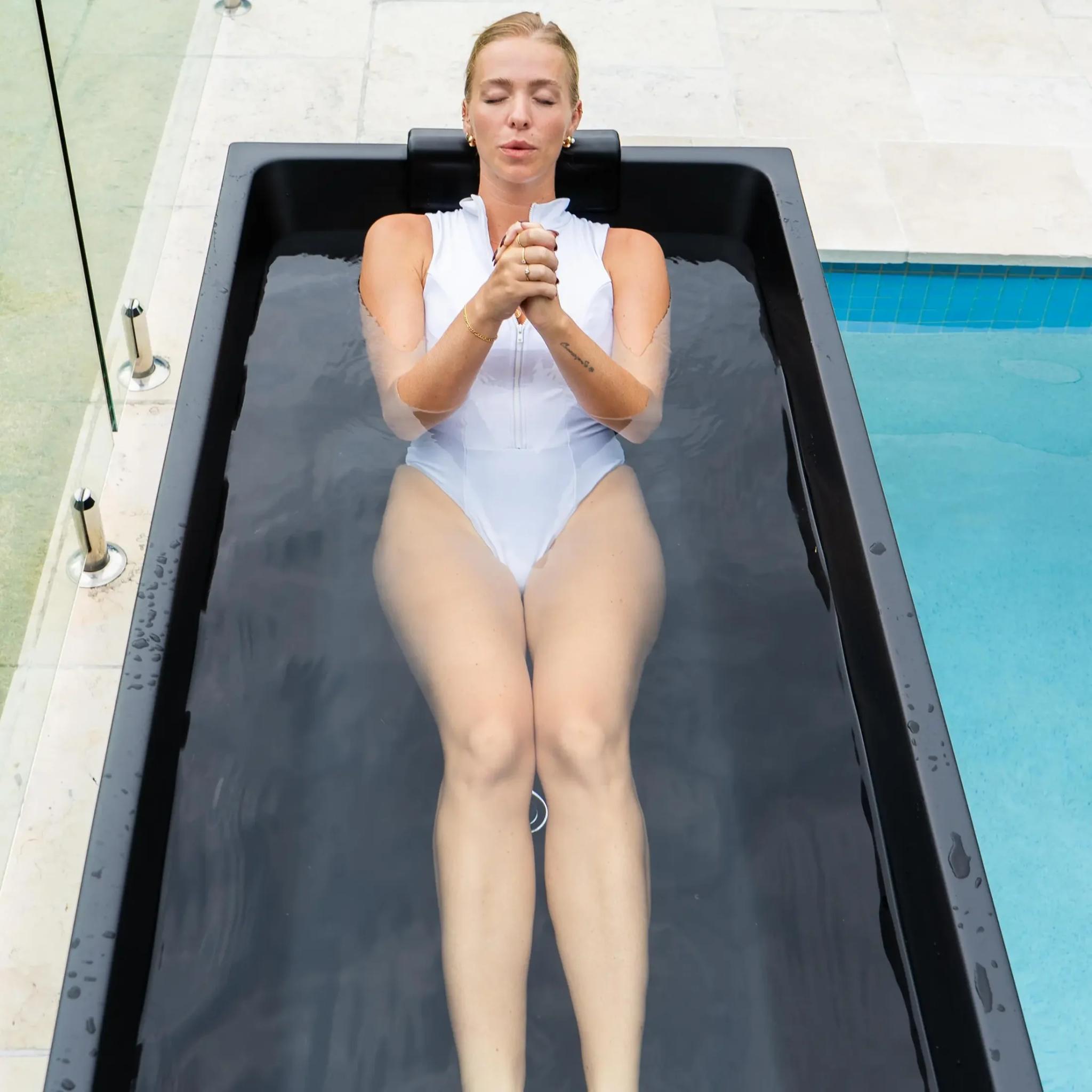 REVEL EDUR NOIR ACRYLIC ICE BATH TUB