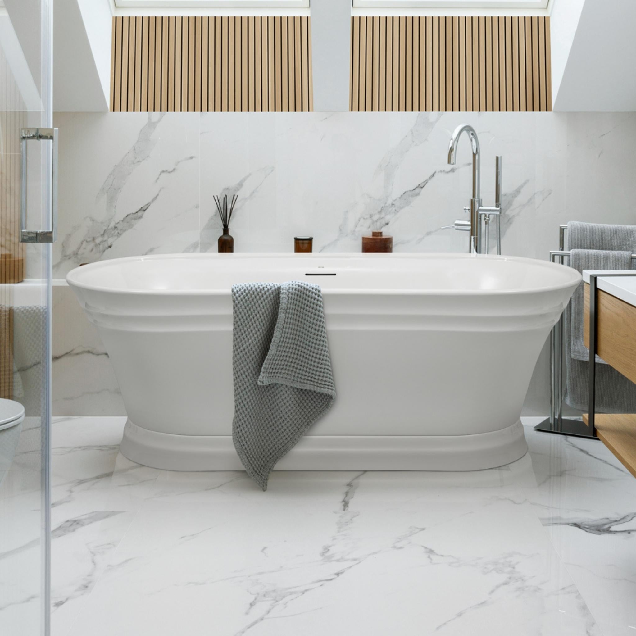 DECINA REGENT FREESTANDING BATH WITH INTEGRATED OVERFLOW GLOSS WHITE 1700MM