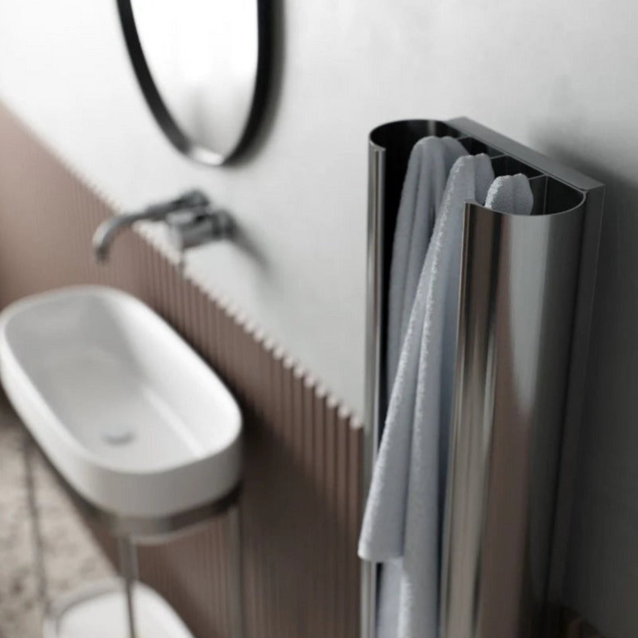 ESKIMO LOOP VERTICAL SINGLE HEATED TOWEL RAIL POLISHED PEWTER 230MM