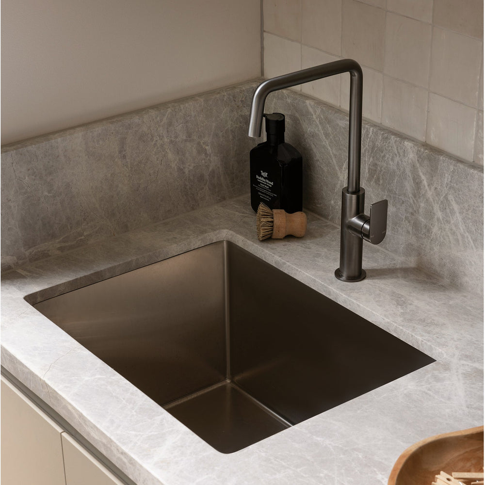 PHOENIX 4000 SERIES LARGE SINGLE BOWL STAINLESS STEEL SINK 573MM