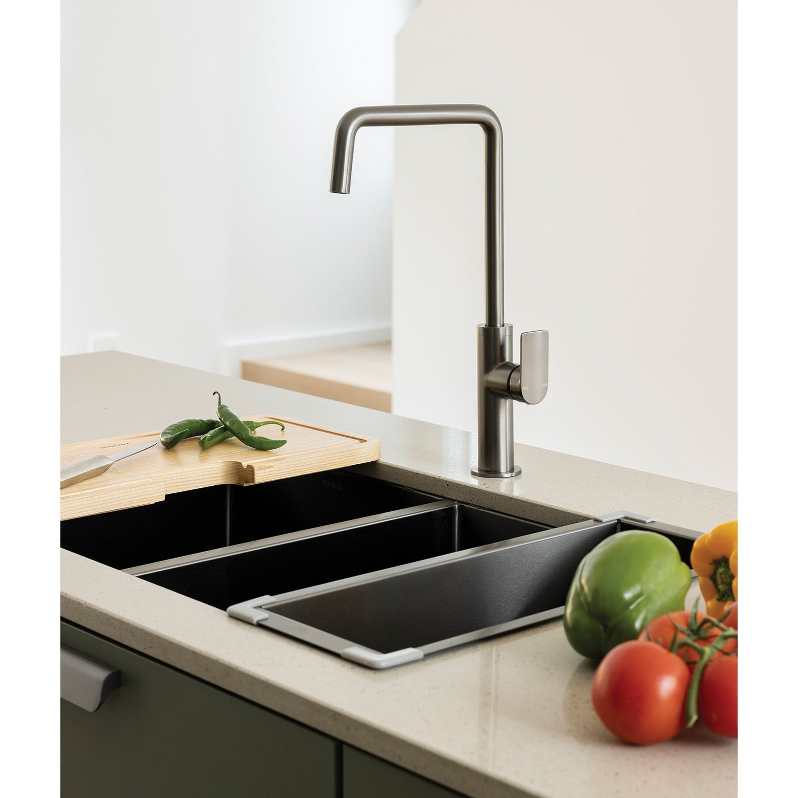 PHOENIX 4000 SERIES DOUBLE BOWL SINK 772MM BRUSHED CARBON