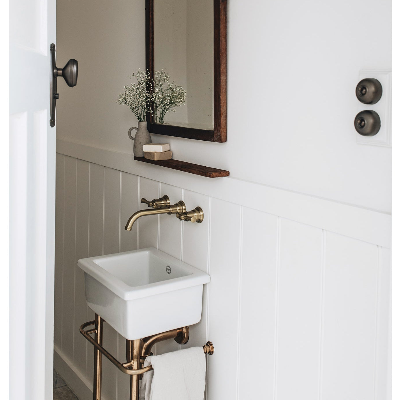 PHOENIX CROMFORD WALL BASIN / BATH TAP SET 181MM BRUSHED GOLD