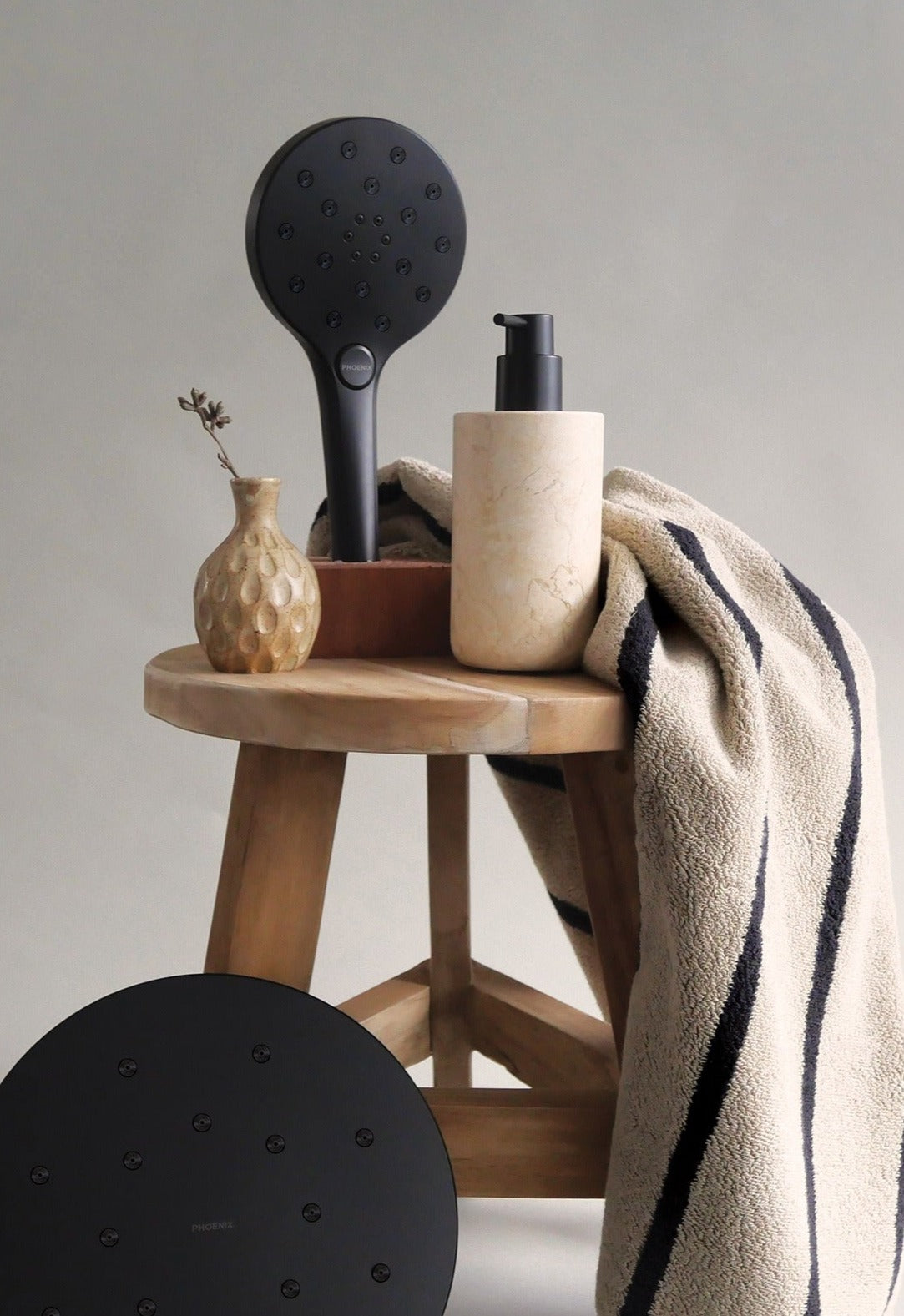 PHOENIX LUXEXP SHOWER ROSE 250MM MATTE BLACK