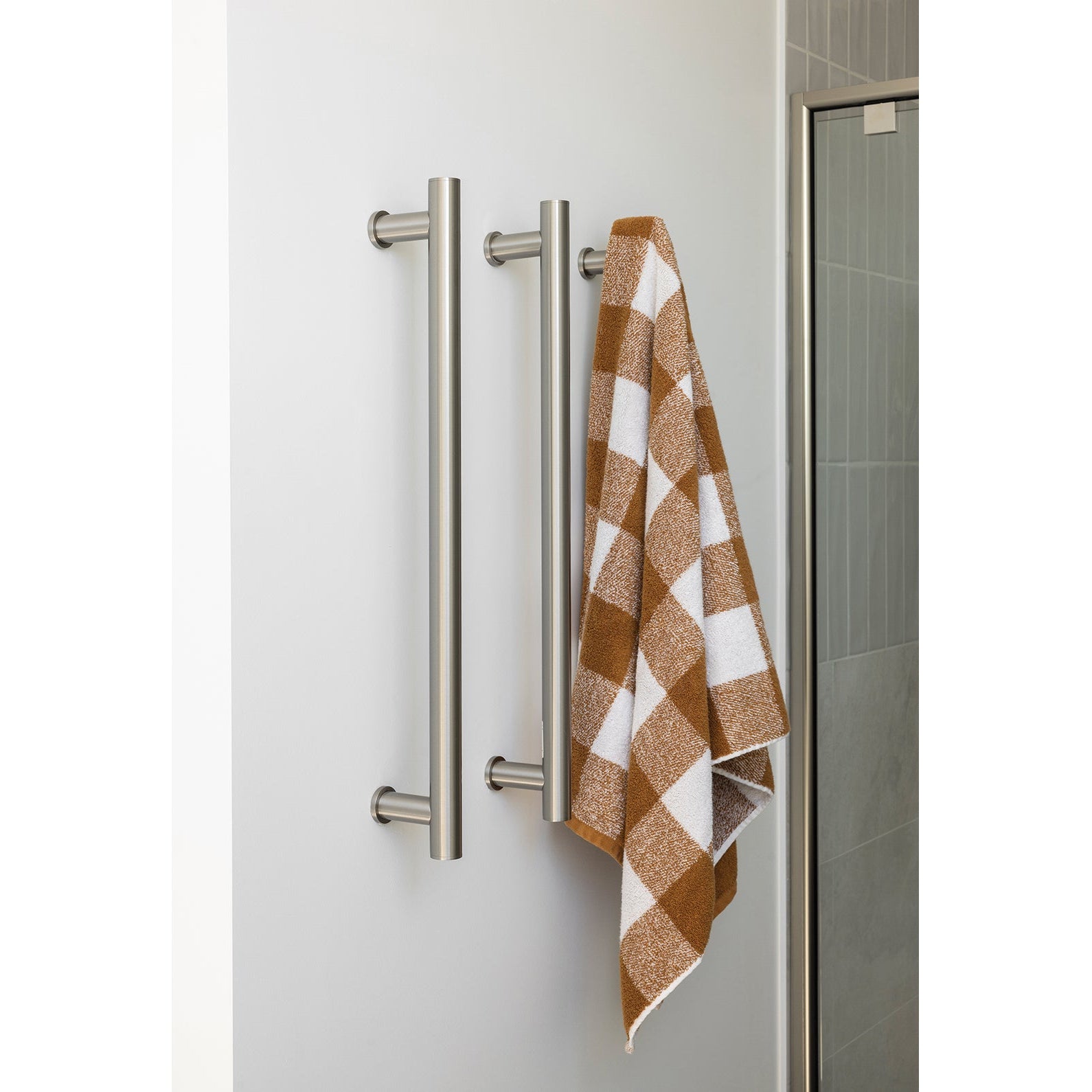 PHOENIX ROUND TRIPLE HEATED TOWEL RAIL BRUSHED NICKEL (AVAILABLE IN 600MM AND 800MM)