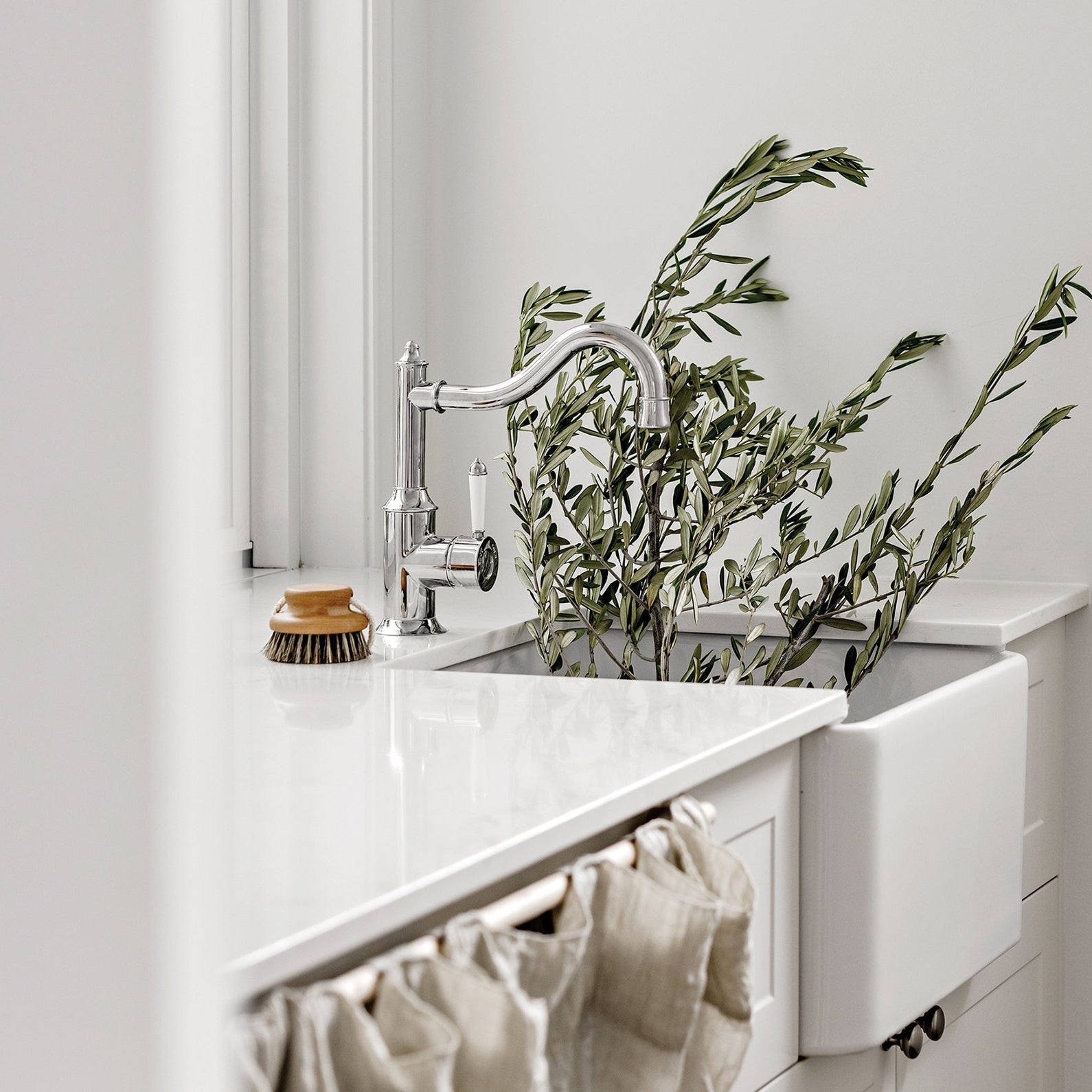 PHOENIX NOSTALGIA SINK MIXER 227MM SHEPHERDS CROOK CHROME