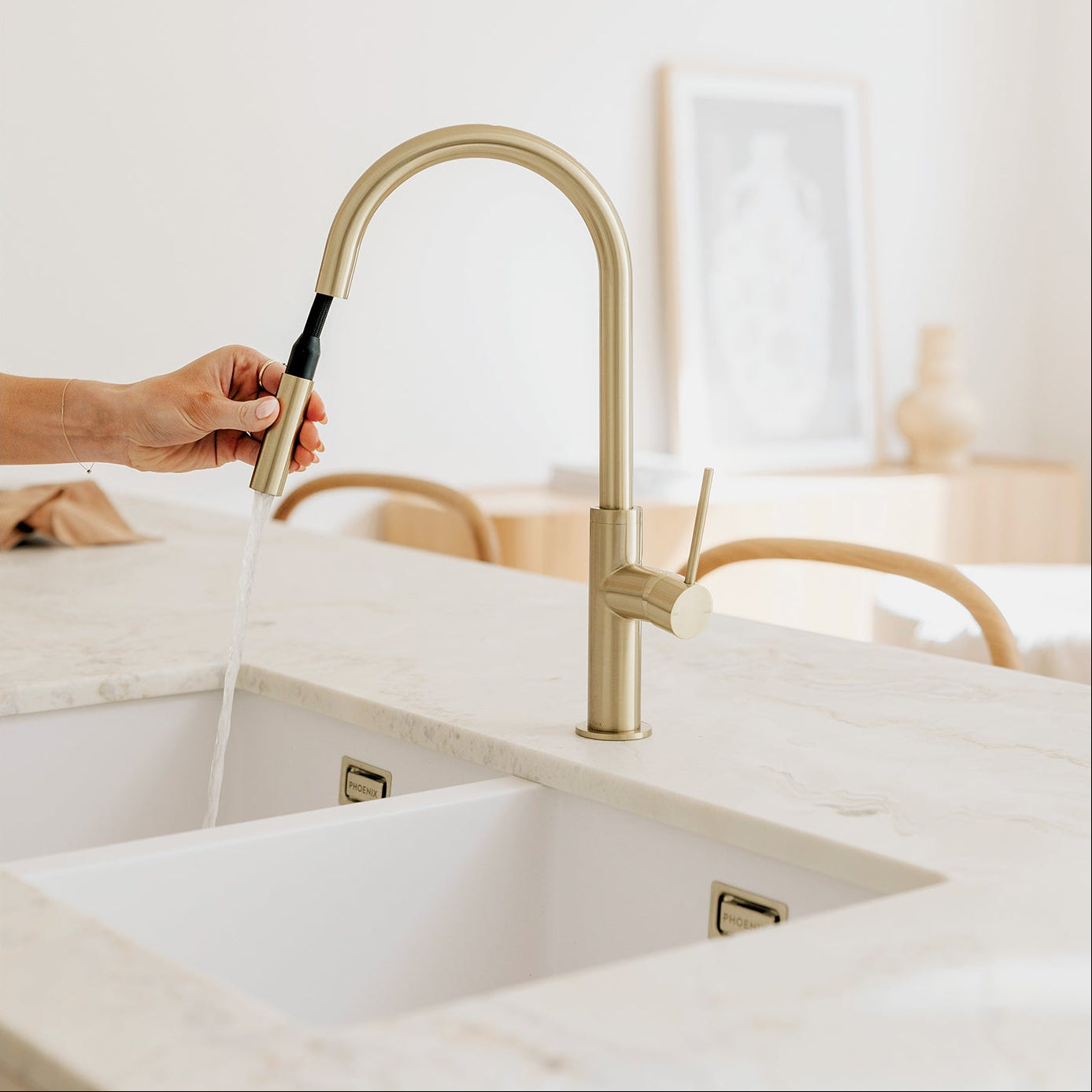 PHOENIX COVERED SINK BASKET WASTE WITH OVERFLOW BRUSHED GOLD