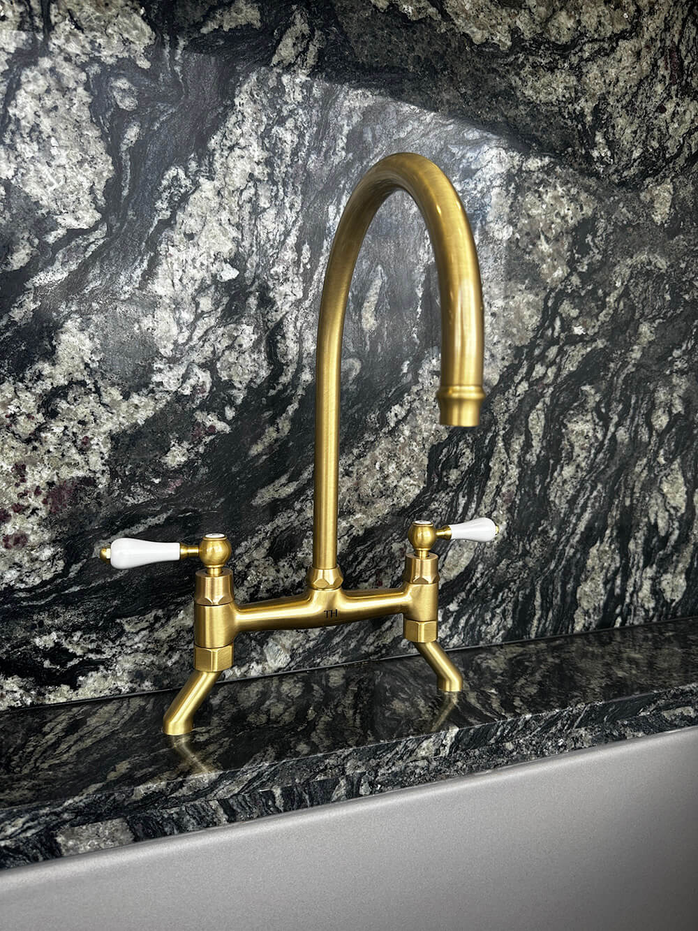 TURNER HASTINGS LUDLOW BRIDGE SINK MIXER TAP 400MM BRUSHED BRASS (CERAMIC HANDLE)
