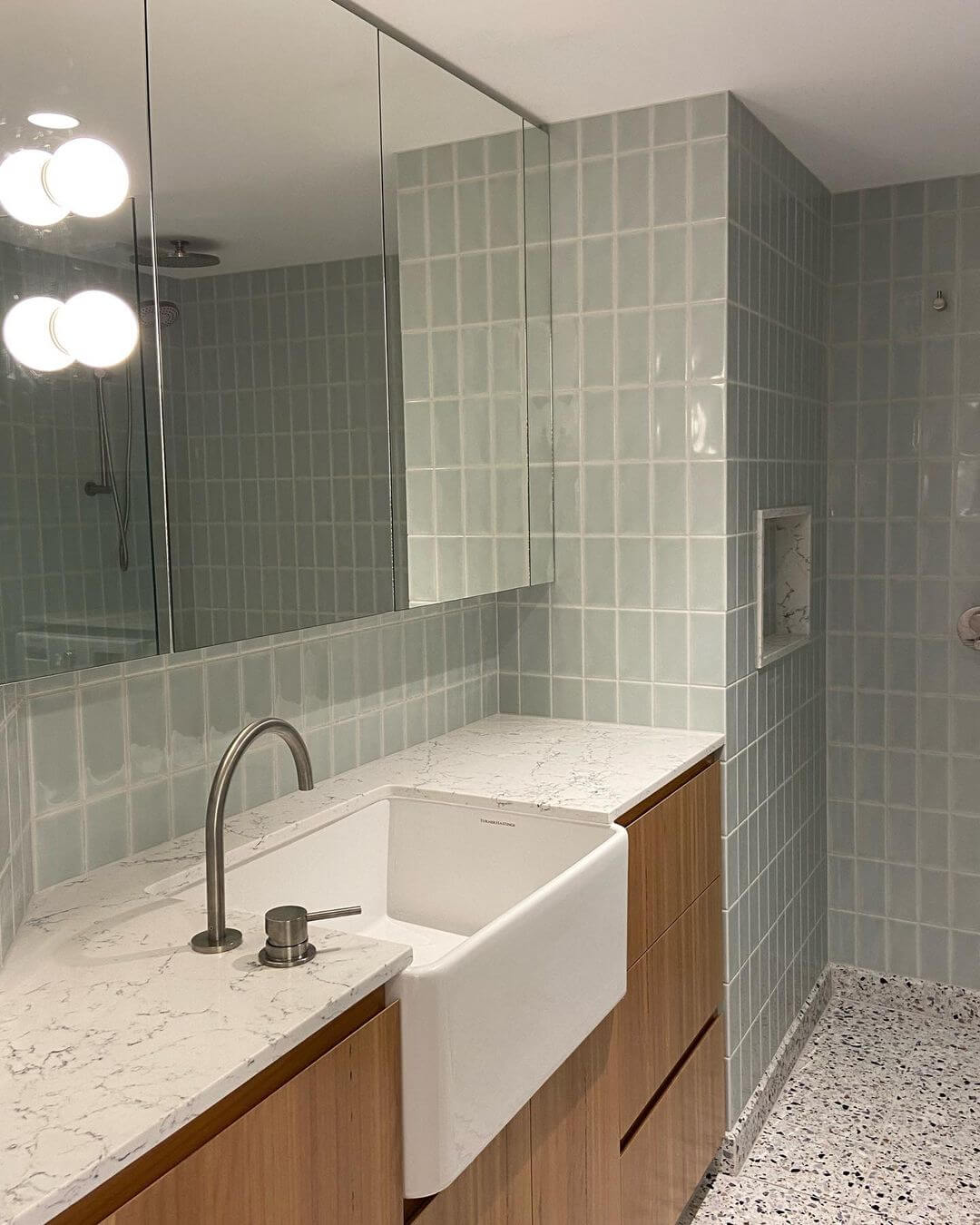 TURNER HASTINGS NOVI FARMHOUSE BUTLER SINK GLOSS WHITE 600MM