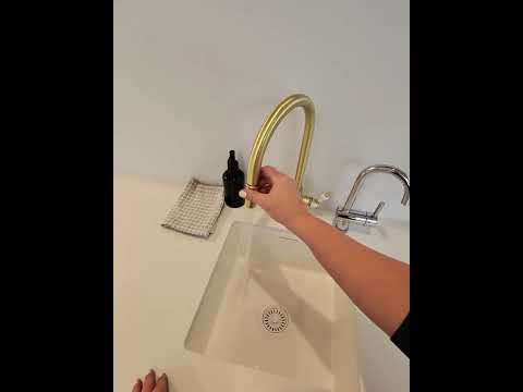 TURNER HASTINGS LUDLOW PULL OUT SINK MIXER WITH METAL LEVER HANDLE 418MM CHROME