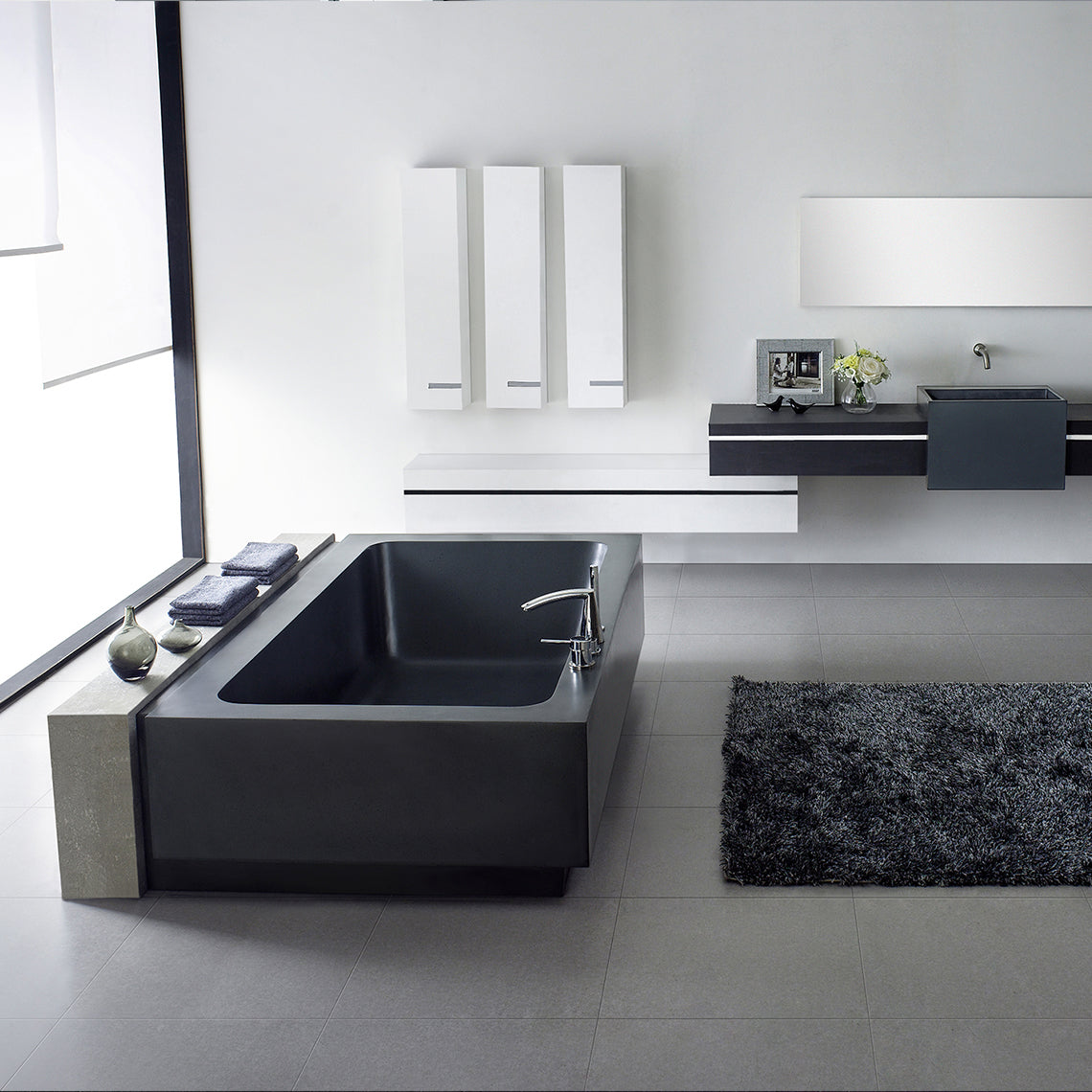 GALLARIA ZARO BACK TO WALL STONE BATHTUB BLACK (AVAILABLE IN 1660MM AND 2100MM)